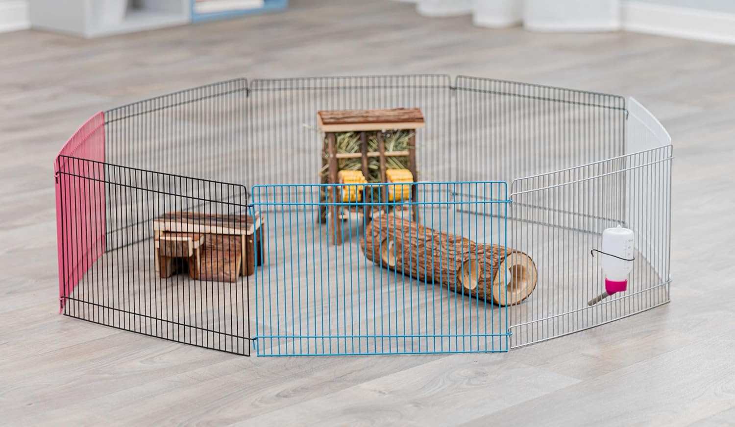 Trixie enclosure with multiple small animals