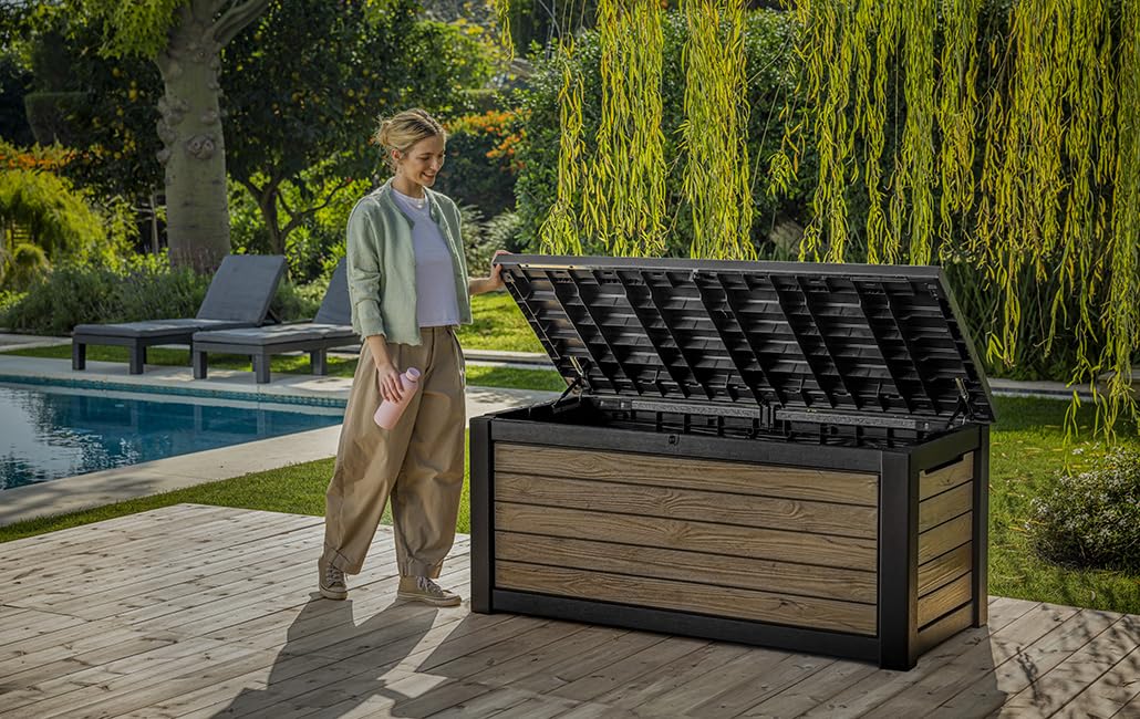 Keter Northwood Auflagenbox/Kissenbox 623 Liter | 100% Wasserdicht mit Belüftung dadurch kein übler Geruch/Schimmel Moderne Holzoptik | Deckel belastbar bis 250 KG | Deckel mit Gasdruckfedern