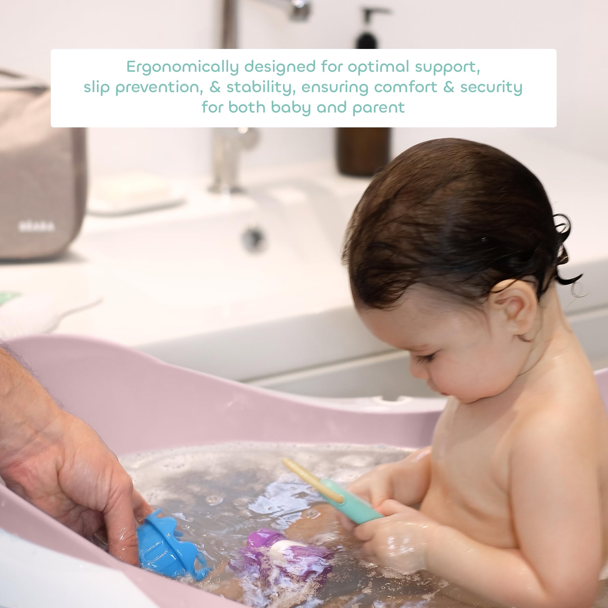 BÉABA - Vaschetta Baby per Bagnetto Neonati, Antiscivolo e Comoda, Ergonomica e Multiuso, Materiale Flessibile e Delicato, Tappo per Svuotare il Prodotto, Camélé'O, Made in France, Rosa