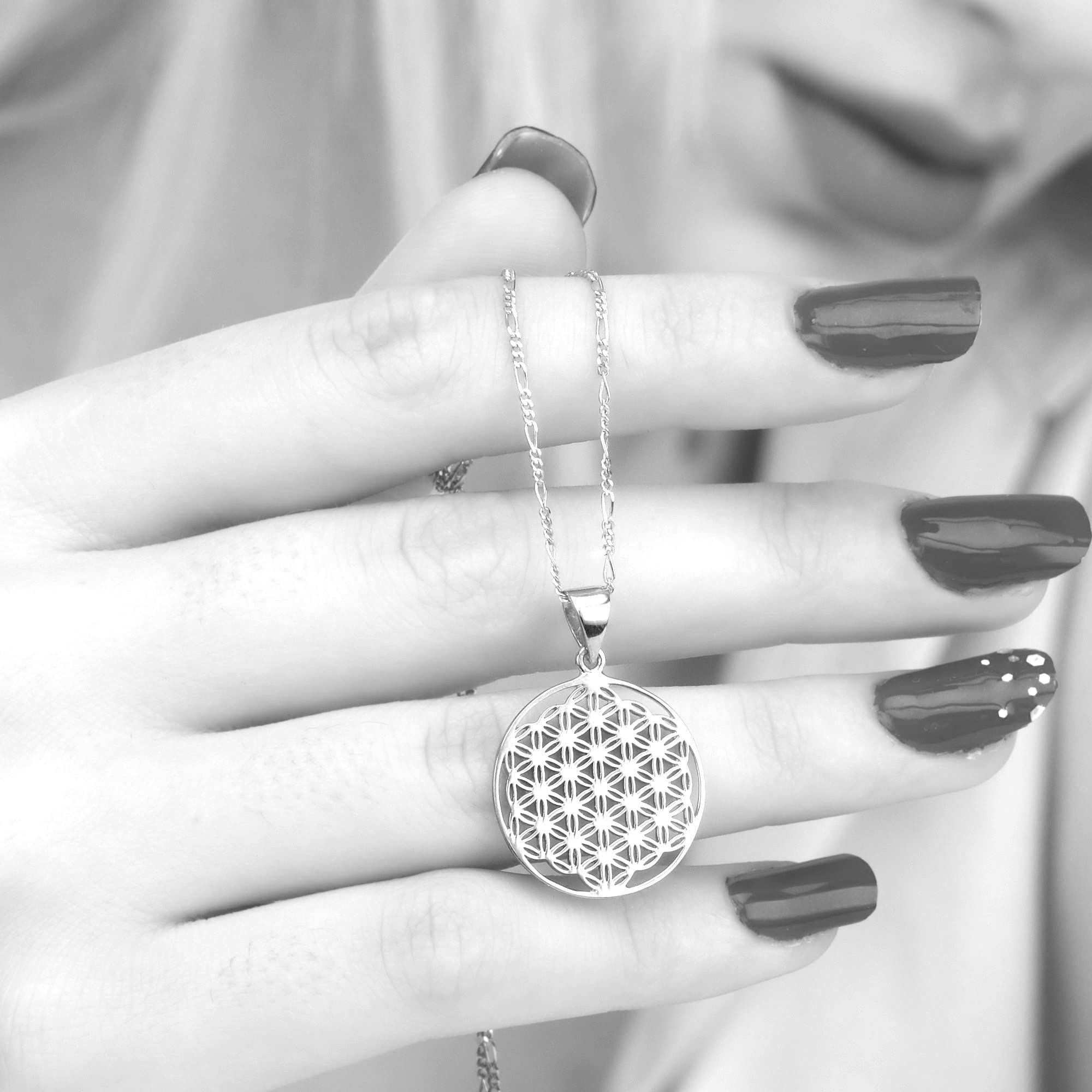 MadamLili - Blume des Lebens Halskette - 925 Sterling - Lebensblume Anhänger Heilige Geometrie Schmuck - Exklusive Schmuckbox