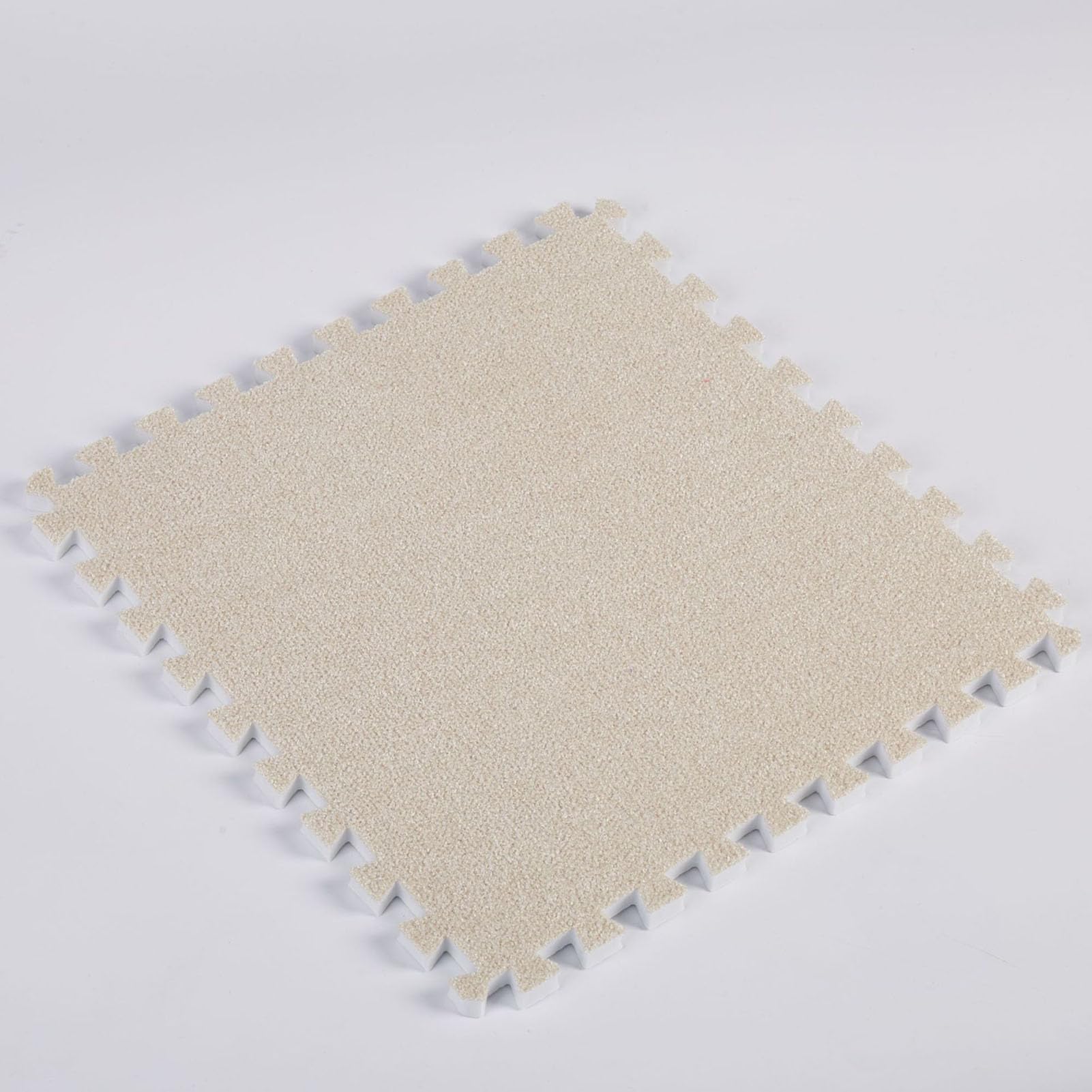 Dalles de moquette emboîtables anti-choc et isolantes pour sol froid et dur beige