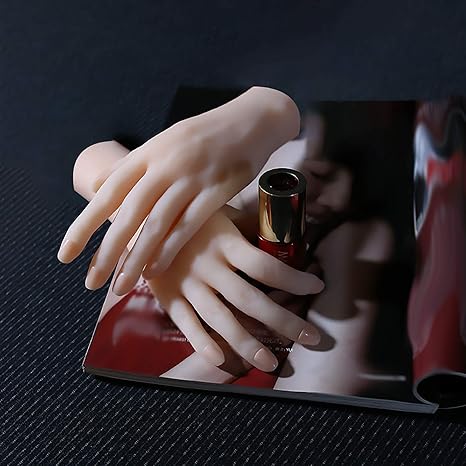 Amazon Co Jp 女性のシリコーンハンドモデル柔らかい 曲げることができるシミュレーションハンド 手モデル女性1ペアマネキン偽の手手 モデルシリコンシミュレーション人間の手モデルマニキュア練習女性の手モデル ホビー