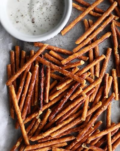 Miniatura 3 de Pop Daddy - Palitos de pretzels saborizados, pretzels gourmet saludables, paquete variado de 7.5 onzas, paquete de 6, parma de ajo, azúcar de