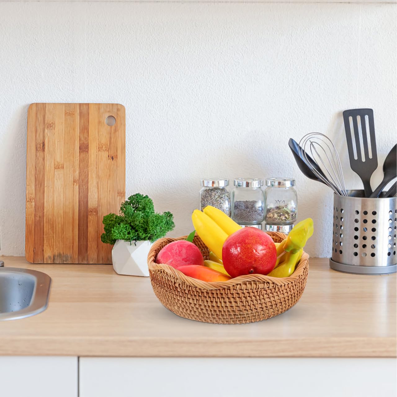 Cesta de pan de ratán trenzado redonda 9,96 x 9,96 x 3,11 pulgadas, bandeja de pan para pan, aperitivos y frutas, pequeña cesta de almacenamiento para mostrador de cocina y servir