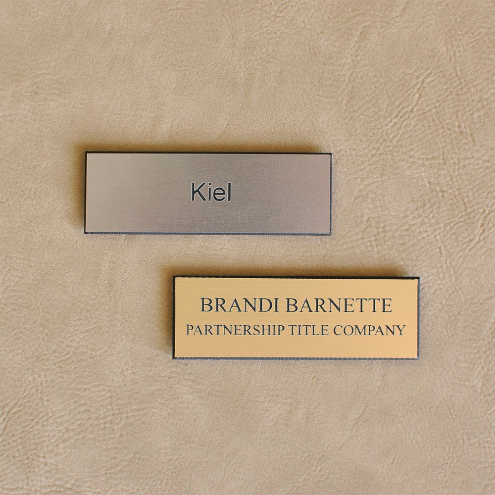 Employee Id Badge Custom Engraved 1" X 3" Plastic Name Tag - Foto 5