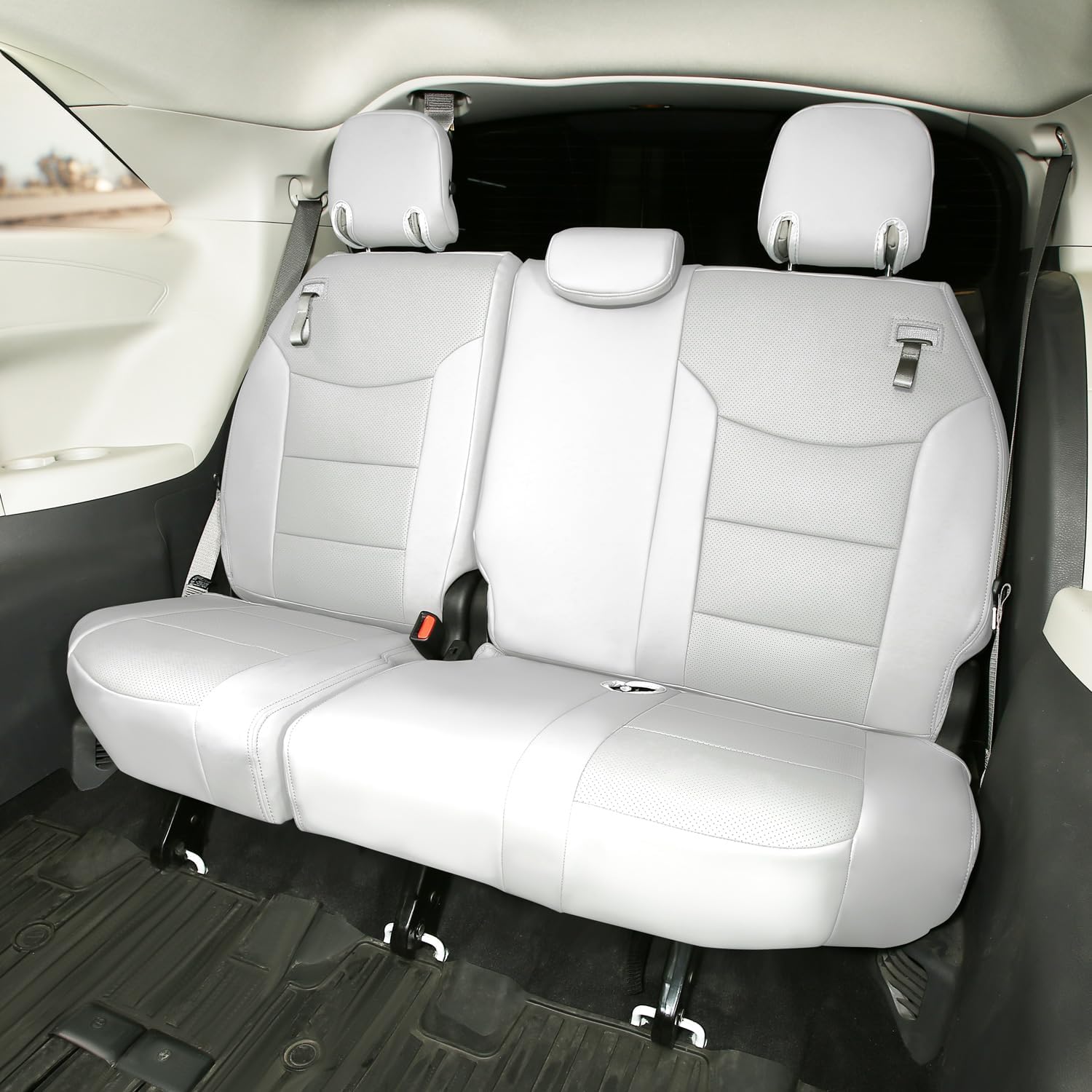 dangdangdang Custom Seat Covers for Toyota Sienna 2024, 2025,Select Models (White, 8-Passenger(Without footrest))