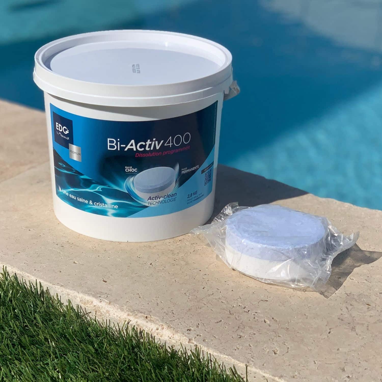 Chlore Choc Et Multi Fonctions Longue Durée Piscine - Double Effet - Seau 2,8 kg - Méga Galets 400g - Sachet Hydrosoluble sans Contact - Traitement Permanent Bassin