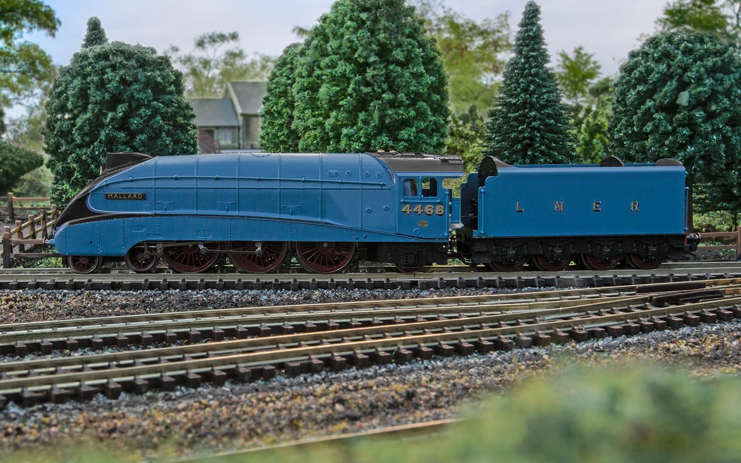 Hornby TT:120 Modelleisenbahn TT3007M LNER Klasse A4 4-6-2 4468 „Mallard“ – Lokomotiven der 3. Ära