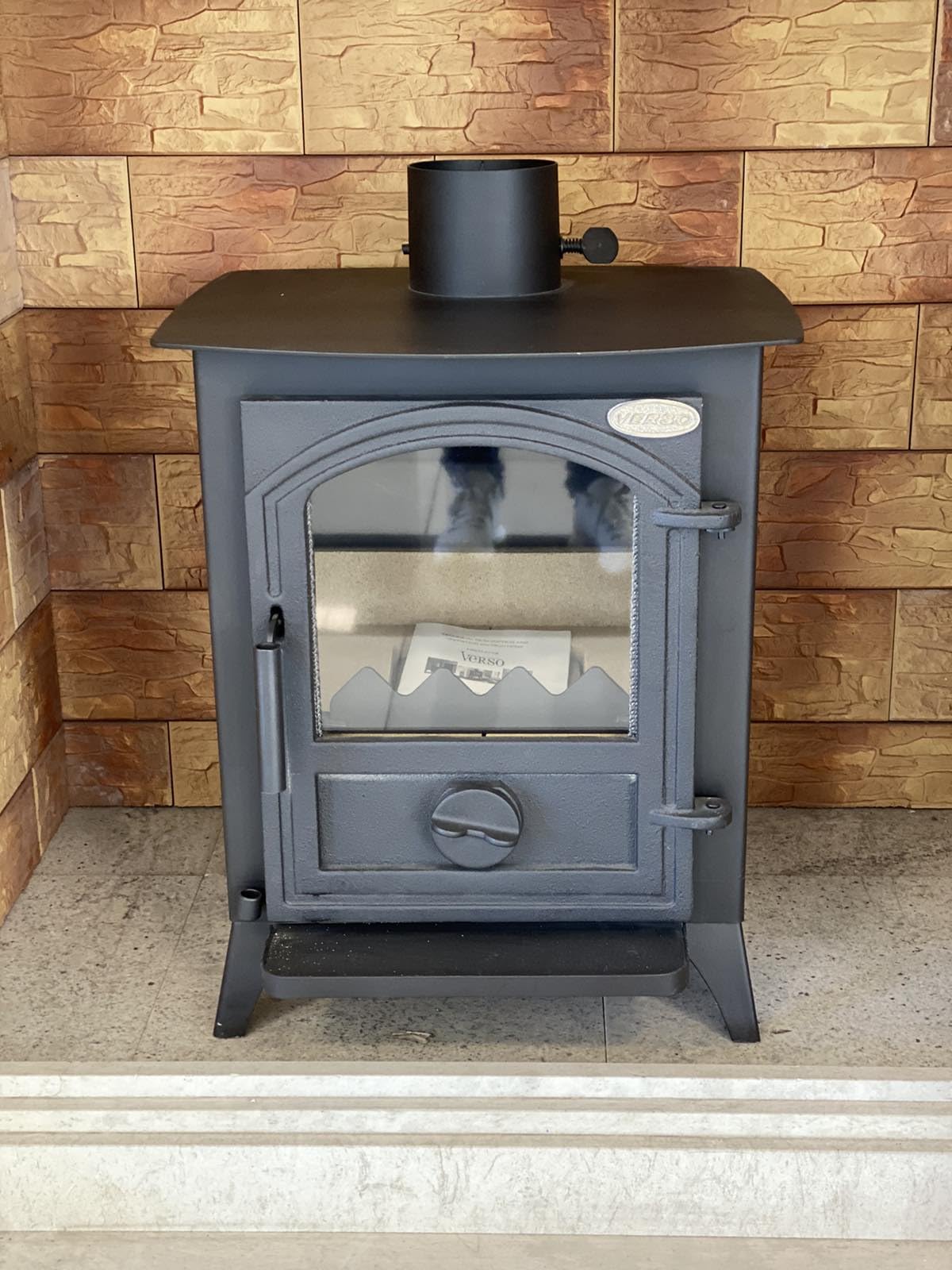 Poêle à bois compact Verso 1 CID 7,5 kW porte en fonte
