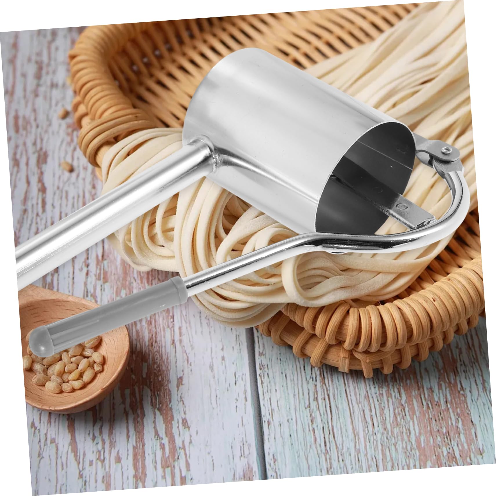 BESTonZON 1 Pc Prensa De Fideos Manual Máquina De Rodillos De Pasta Herramientas De Espagueti Exprimidor De Prensa Pasapurés De Papa Mano Spachalla Fideos De Huevo Acero Inoxidable Ronda