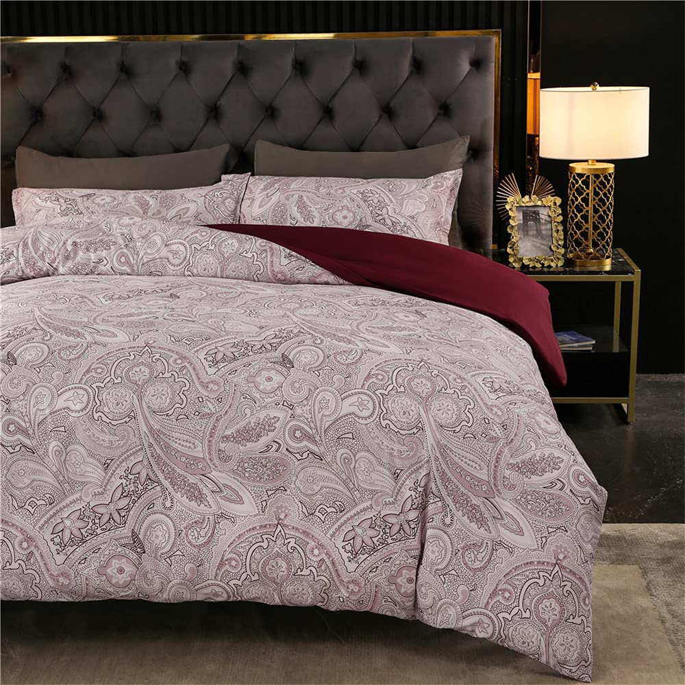 Parure de lit à motif fleurs rouges en tissu lisse pour une décoration de chambre printanière