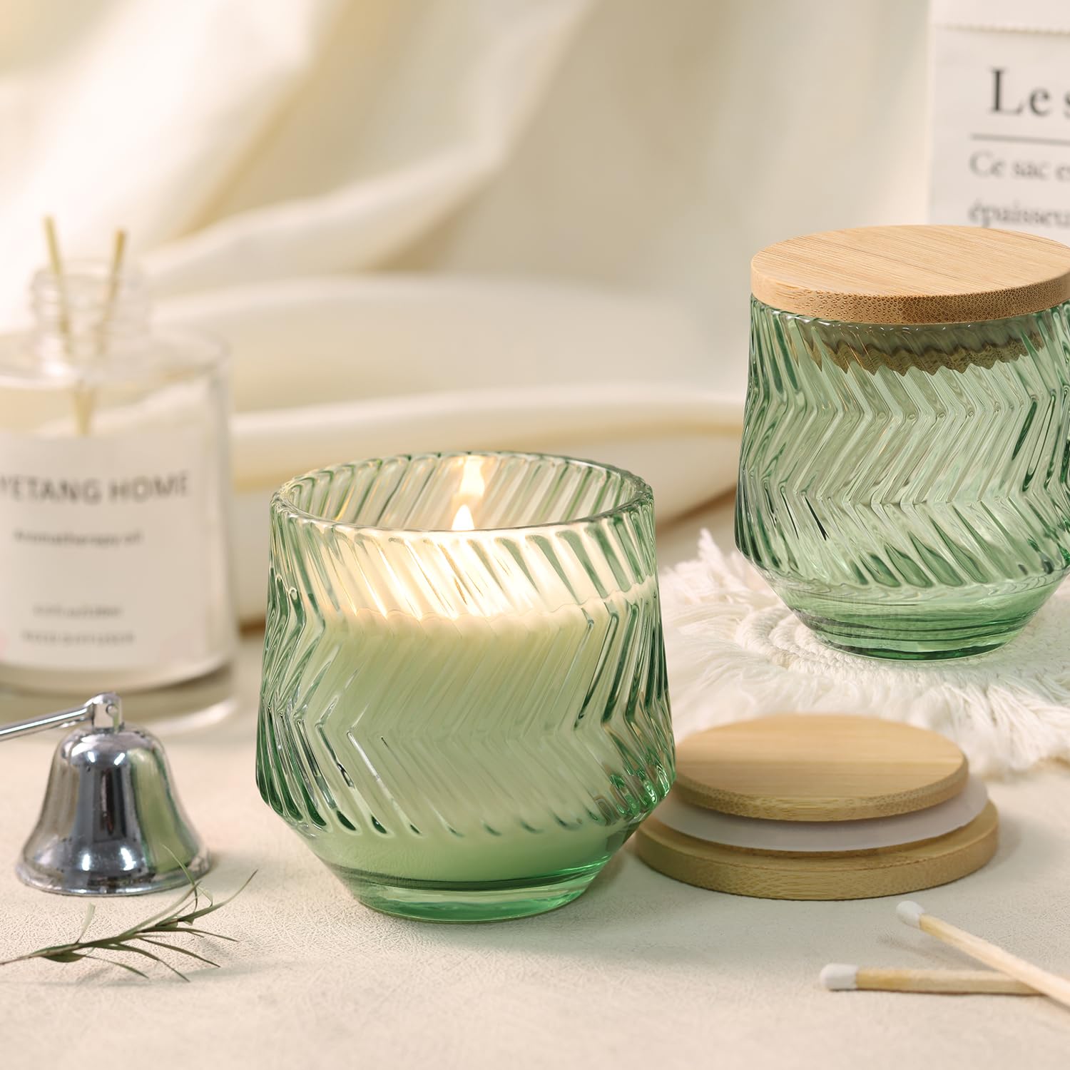 LAMORGIFT 8 barattoli per candele verde chiaro da 198,4 g, per realizzare candele, barattoli di vetro unici a coste, barattoli di vetro con coperchio in bambù ed etichette per la produzione di candele