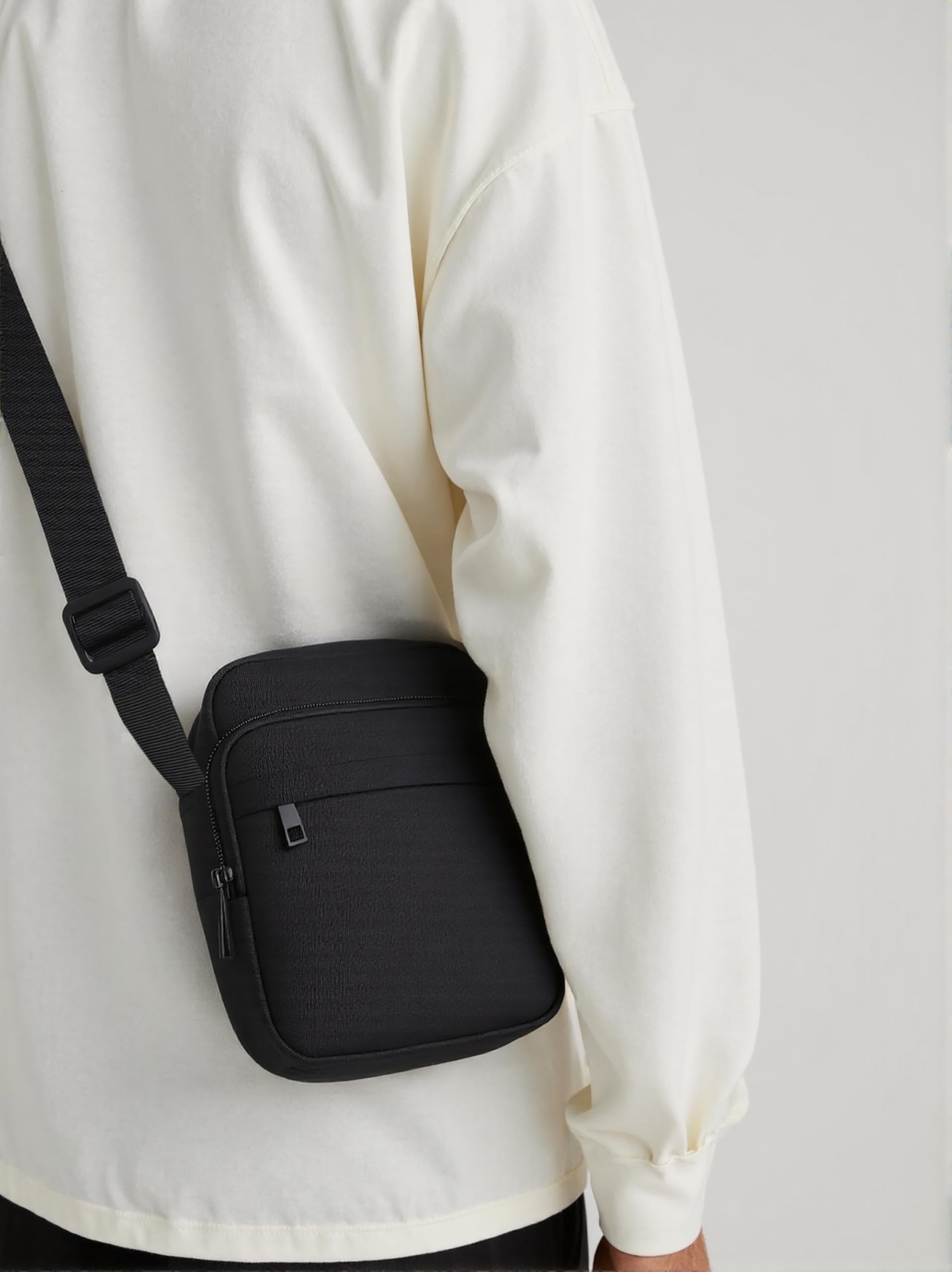 Męska torba na ramię, wodoodporna torba crossbody z zamkiem błyskawicznym i regulowanym paskiem, lekka podróżna torba boczna dla mężczyzn i kobiet, do pracy na świeżym powietrzu, na zakupy, do
