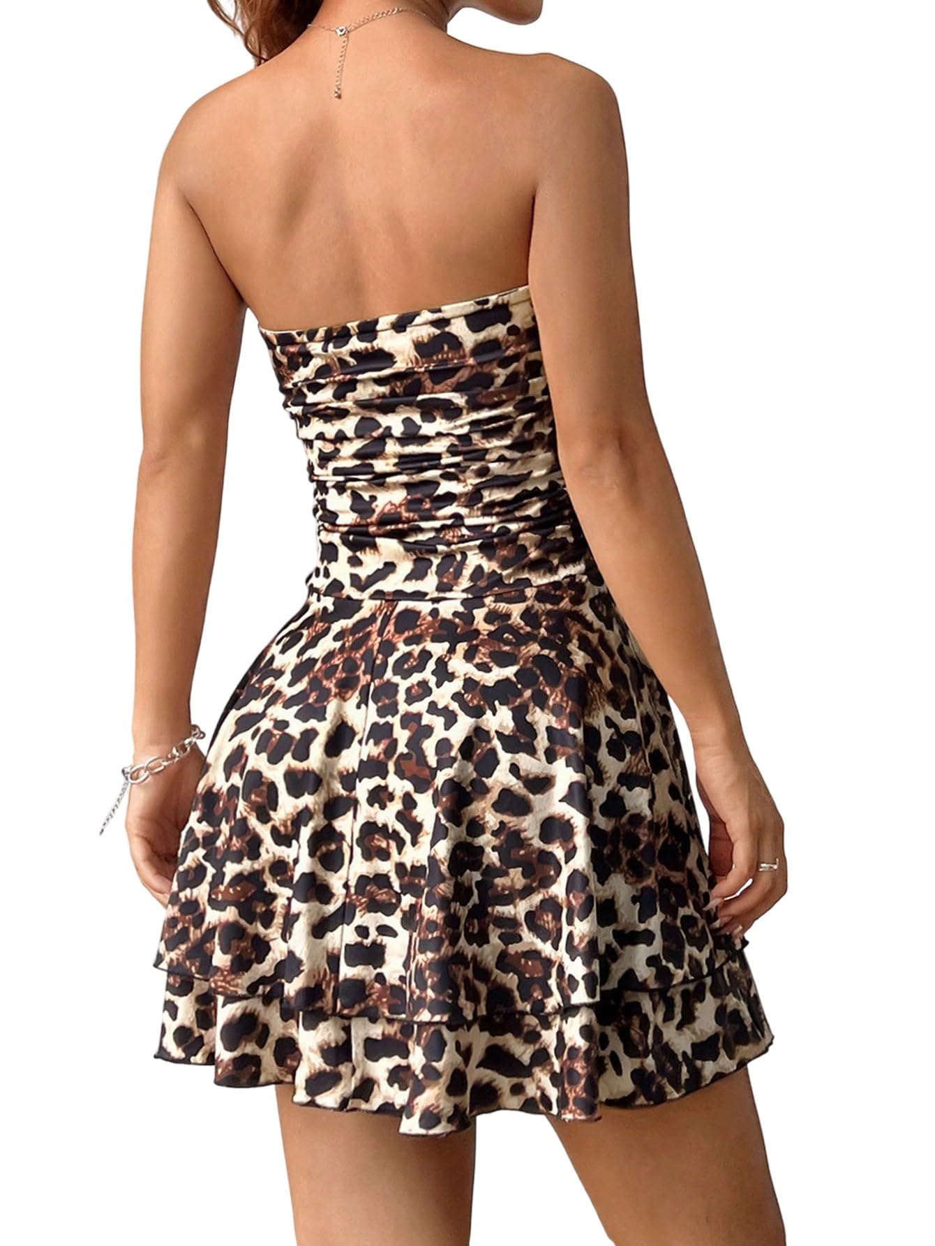 SweatyRocks Robe d'été courte sexy pour femme - Robe léopard - Mini robe bandeau avec volants - Robe sans bretelles - Robe trapèze - Mini robe moulante