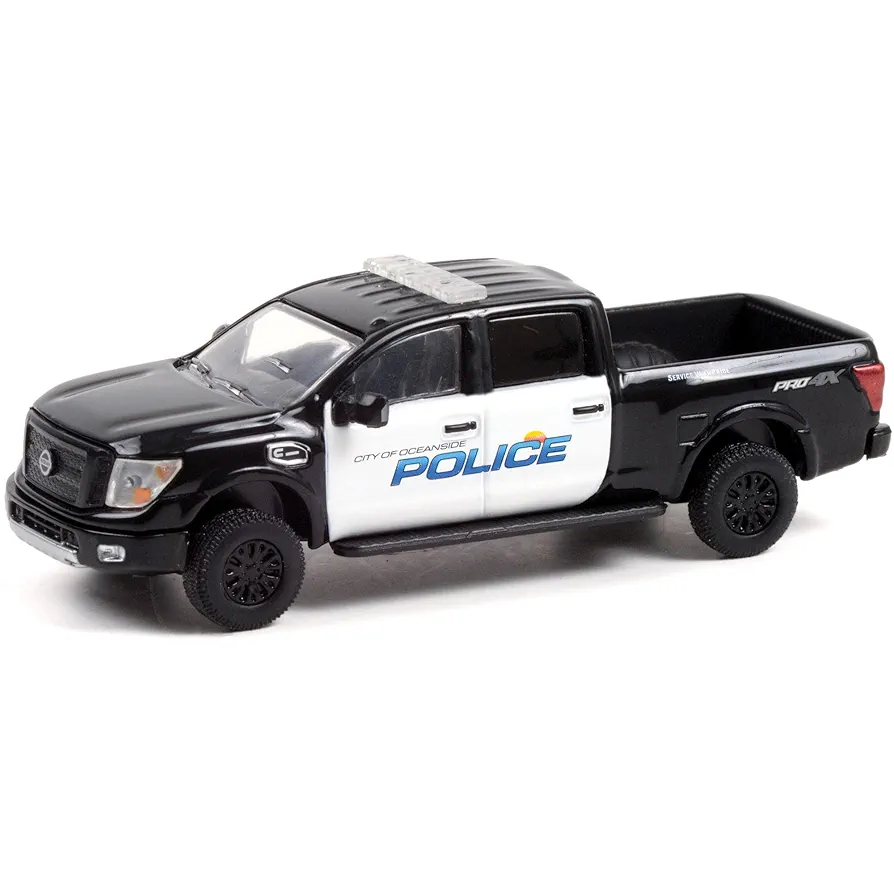 グリーンライトミニカー　2018 NISSAN TITAN XD PRO-4X Amazon.com: 2018 Titan XD Pro-4X Pickup Truck Black and