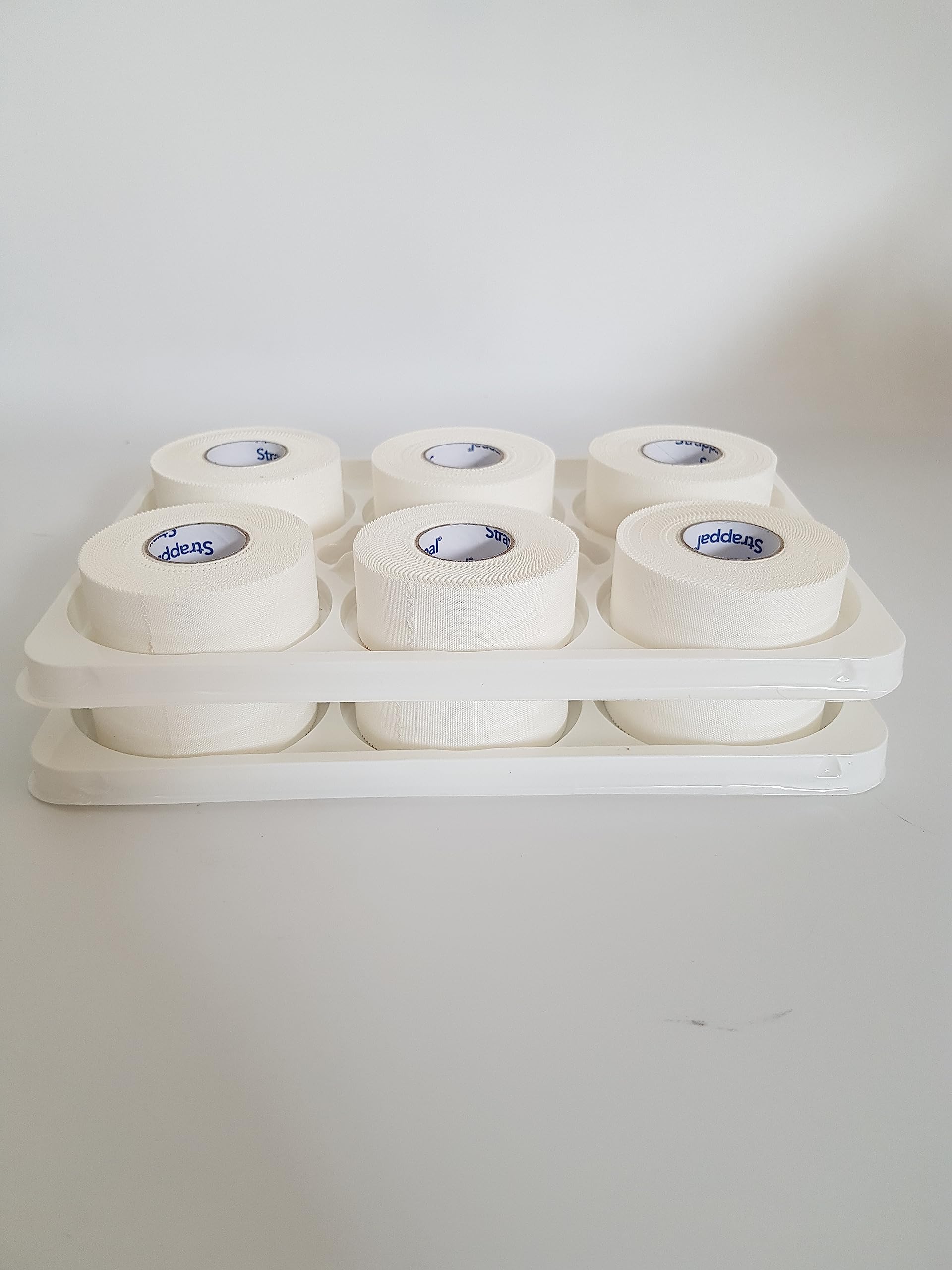 Strappal nastro taping sportivo anelastico professionale tape zigrinato all’ossido di zinco per bendaggi funzionali, stabilizzazione articolare, fisioterapia e sport | latex free | 2,5 cm x10 m 12 pz