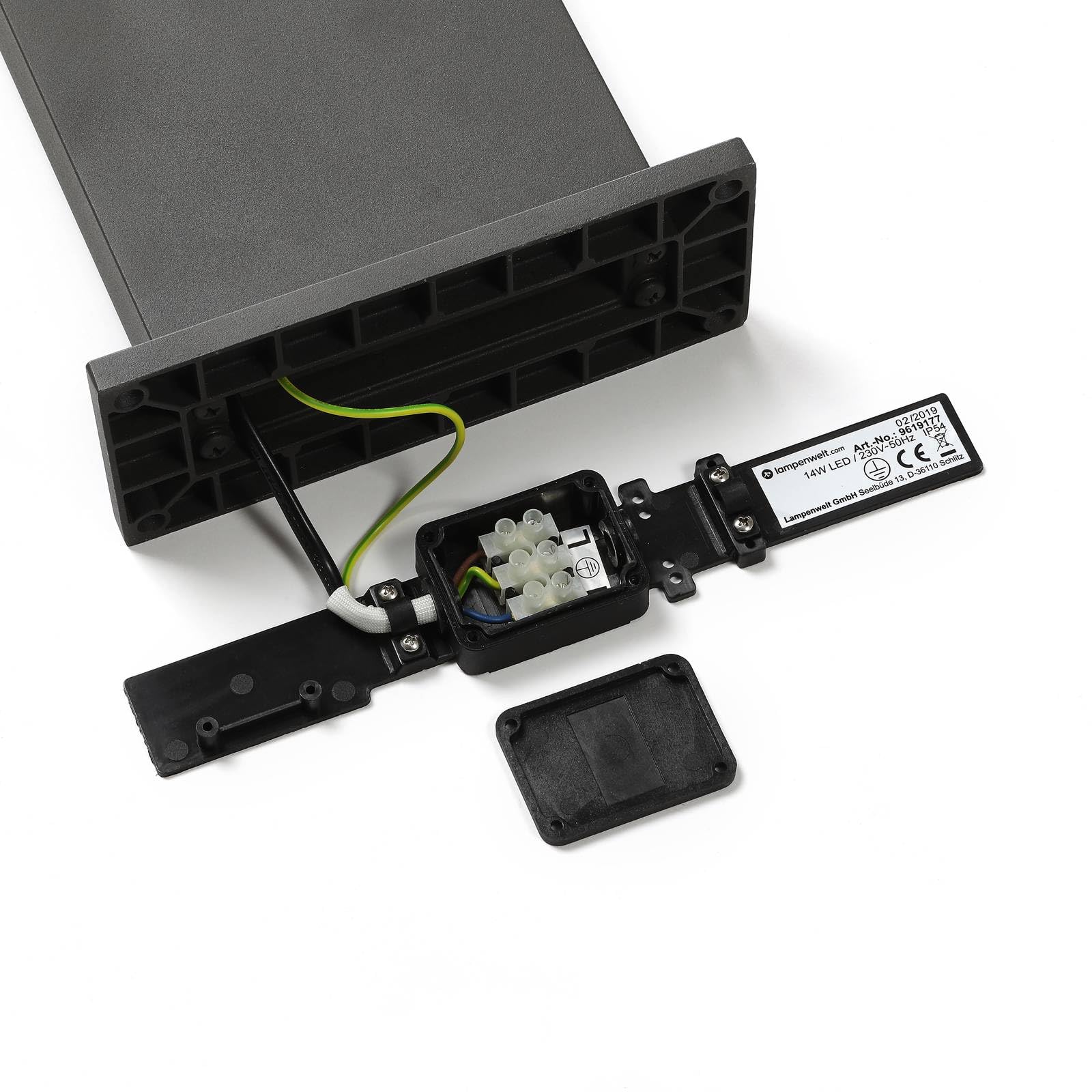 Lucande LED Außenleuchte Silvan mit Bewegungsmelder (spritzwassergeschützt (Modern) in Schwarz aus Aluminium (1 flammig,) - Wegeleuchte Pollerleuchte Wegelampe Sockelleuchte