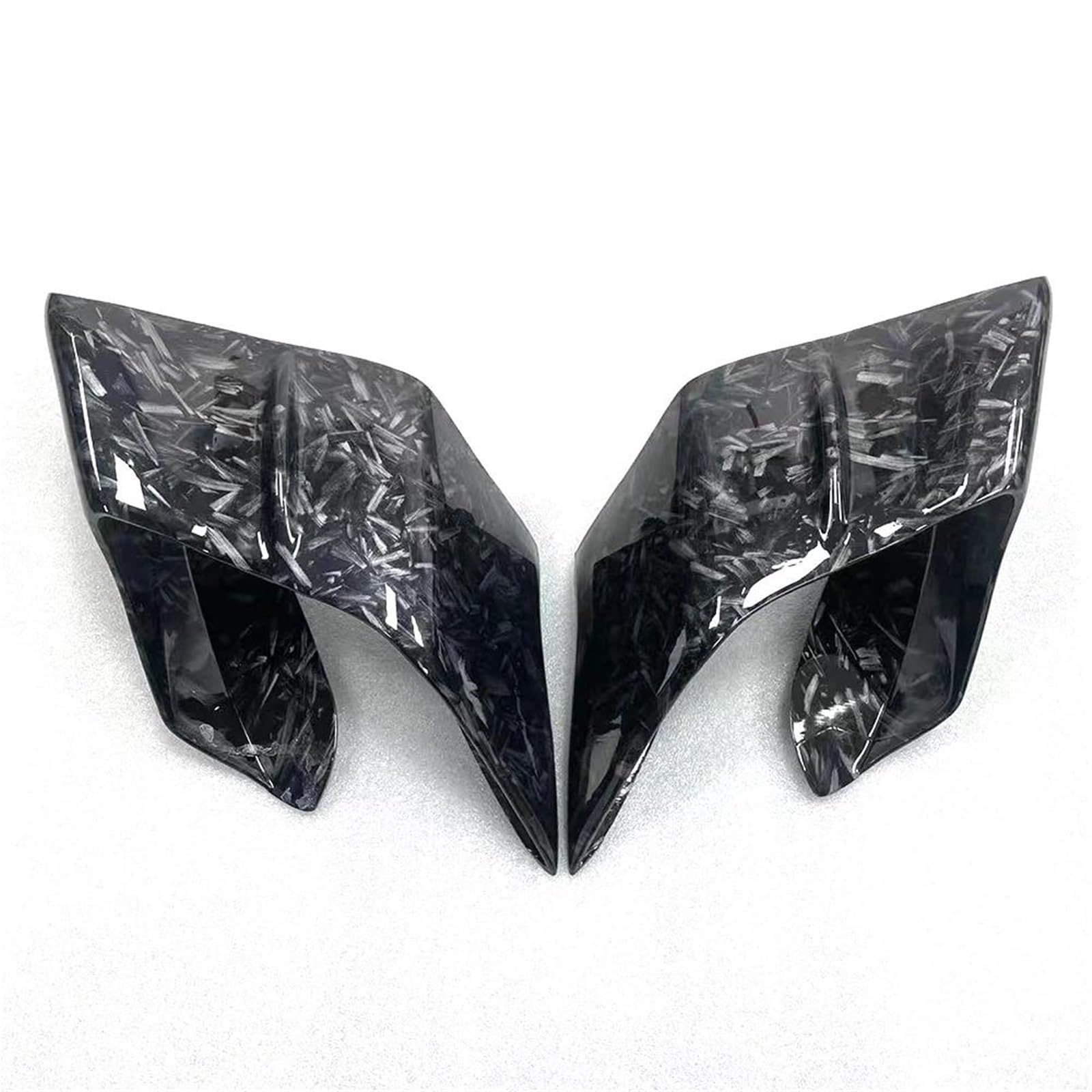 Aileron aérodynamique moto look carbone pour sublimer vos sorties sur circuit
