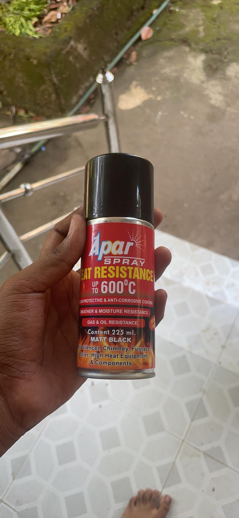 APAR Spray Paint Heat Resistant Matt Black 600°C 225 ml, For High Heat