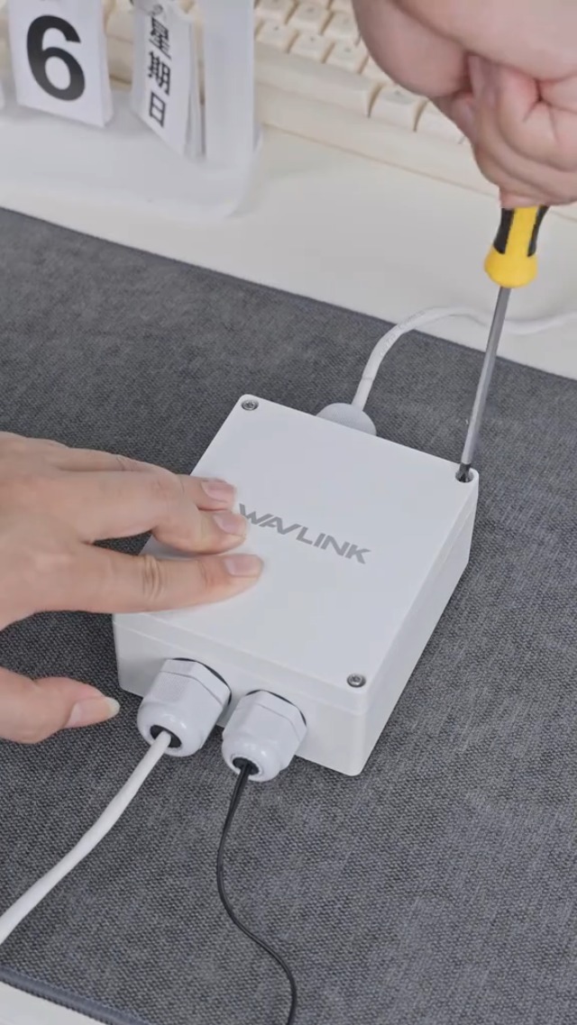 Image of Outdoor Waterproof Box for POE, WAVLINK IP67 Waterproof Plastic Enclosure | Designed for WAVLINK WN588HX3 /573HBE2 /WN573HX1 /WN573HX3 /WN573HP3 /572HP3 Etc, Includes Wall , Pole Mount Kit