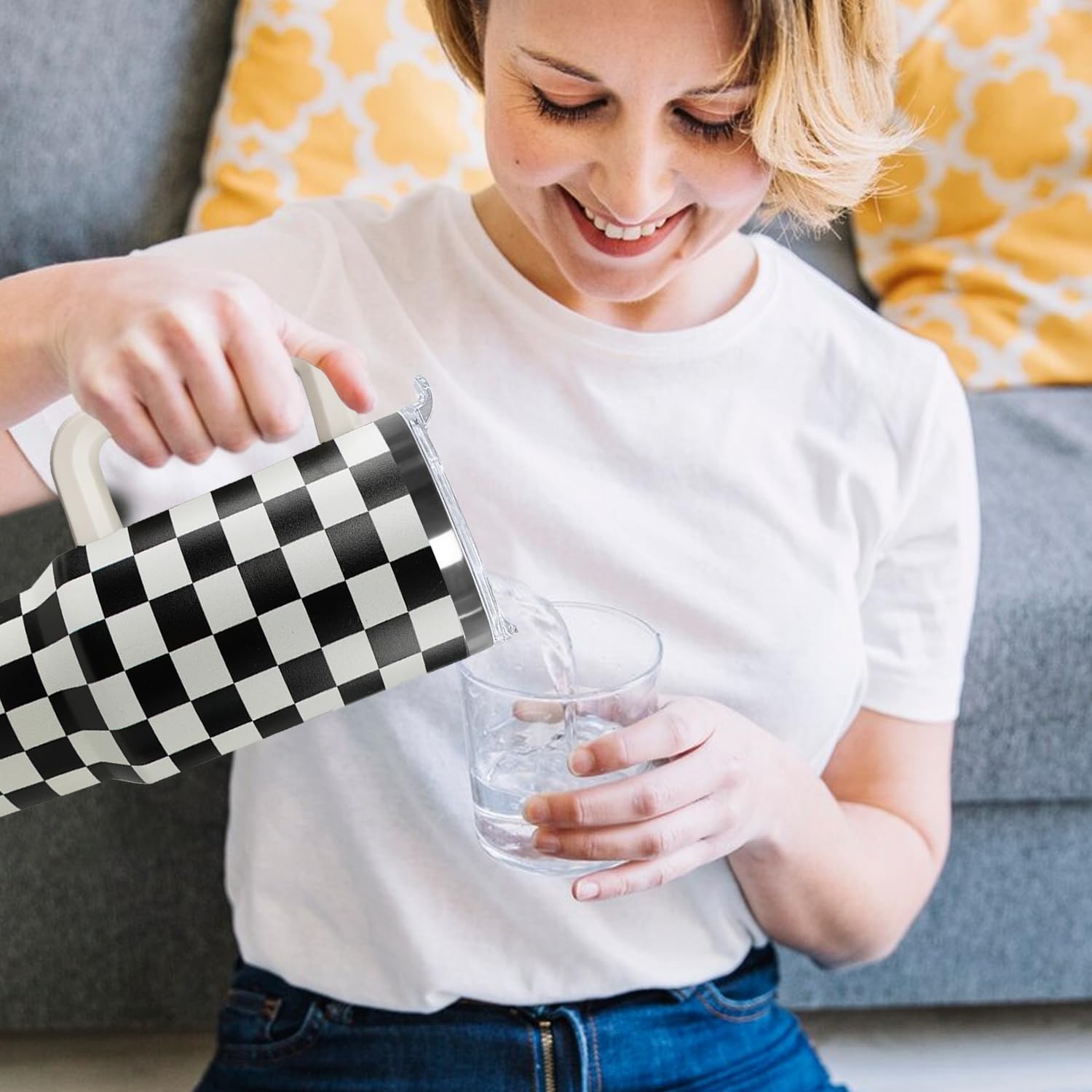 Ceovfoi Black and white Checkered Tumbler with Handle Lid and Straw,40 Oz Checkered Tumbler Water Bottle Travel Coffee Cup Mug,Checkered Gifts for Women Men - Image 5