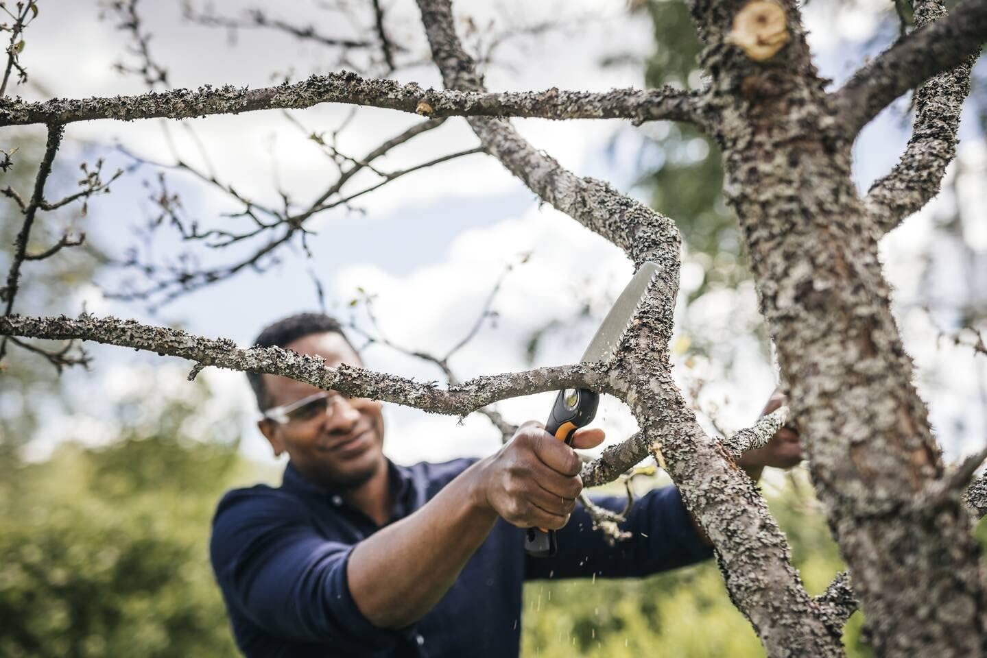 Fiskars fűrész pengéje és fogantyúja