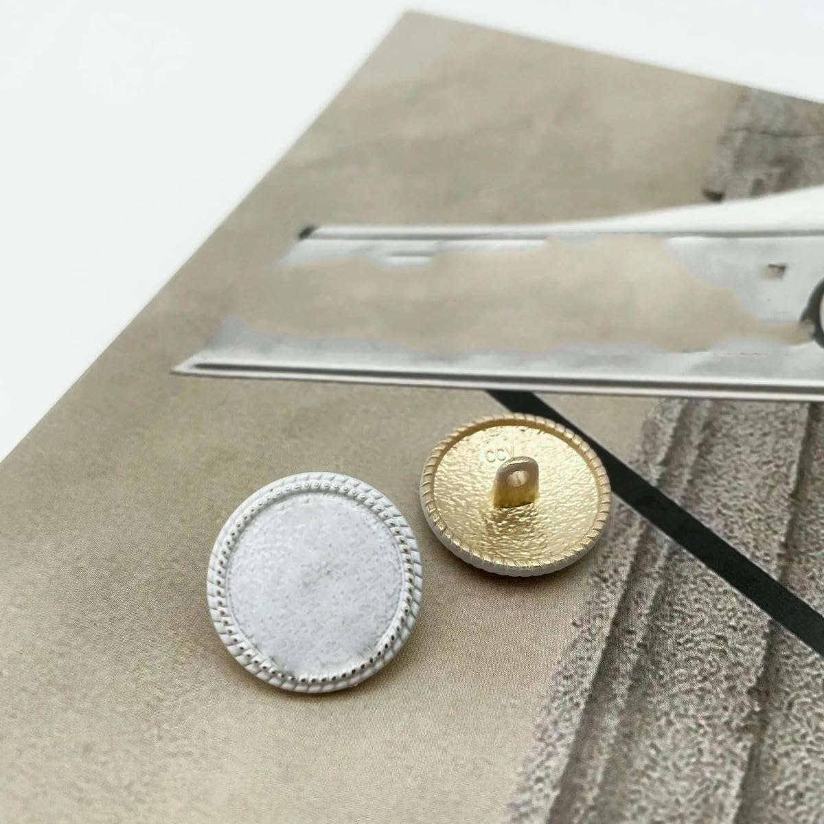 6 pezzi Design Oro Argento Nero Bianco 5 Cinque Numeri Bottoni Rotondi in Metallo per Abbigliamento Fai da Te Accessori per Cucire Bottoni Decorativi-bianco -20mm