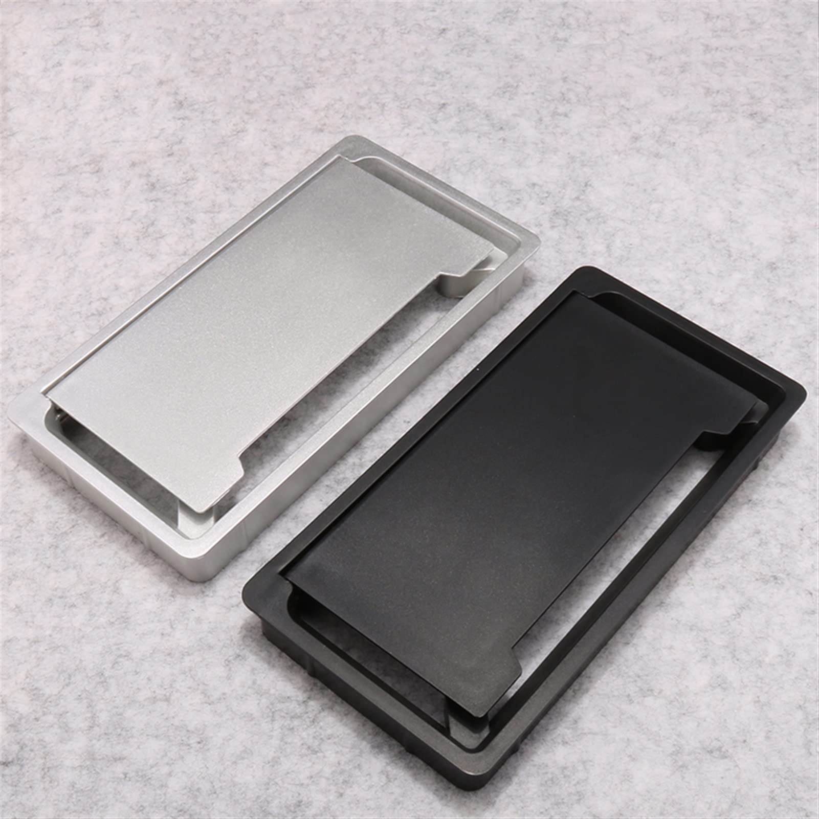 Passacavo per scrivania, Copriforo for cavi in ABS Base rettangolare Uscita cavi for tavolo Scrivania for computer Passacavo Protezione for cavi Organizzatore(Silver)