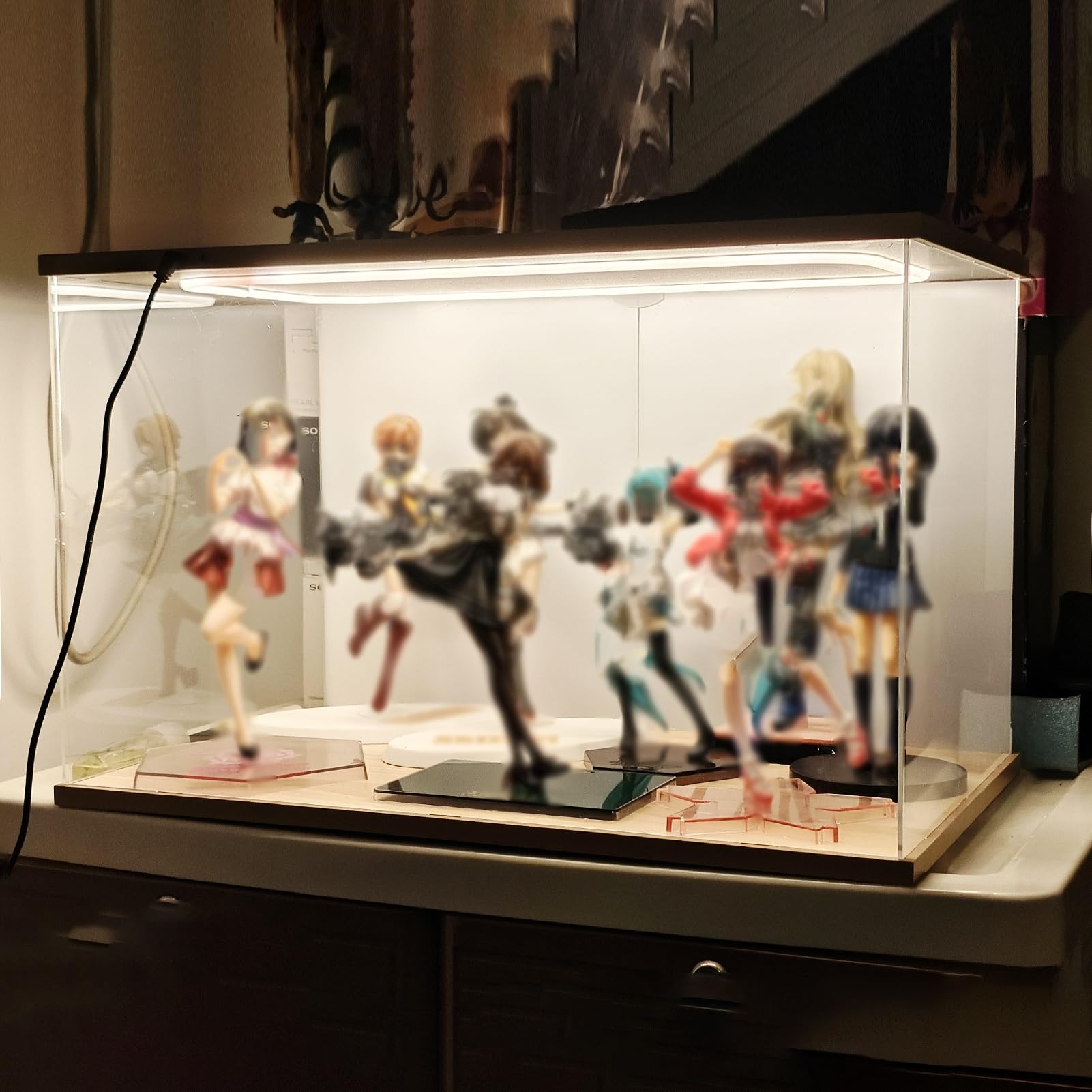 Teca Plexiglass Vetrina Espositiva per Miniature di Personaggi Multipli, Scatola Espositiva In Acrilico con Luce a LED per Modellini di Trofei, Trasparente Antipolvere(50x35x35cm/20x14x14in)