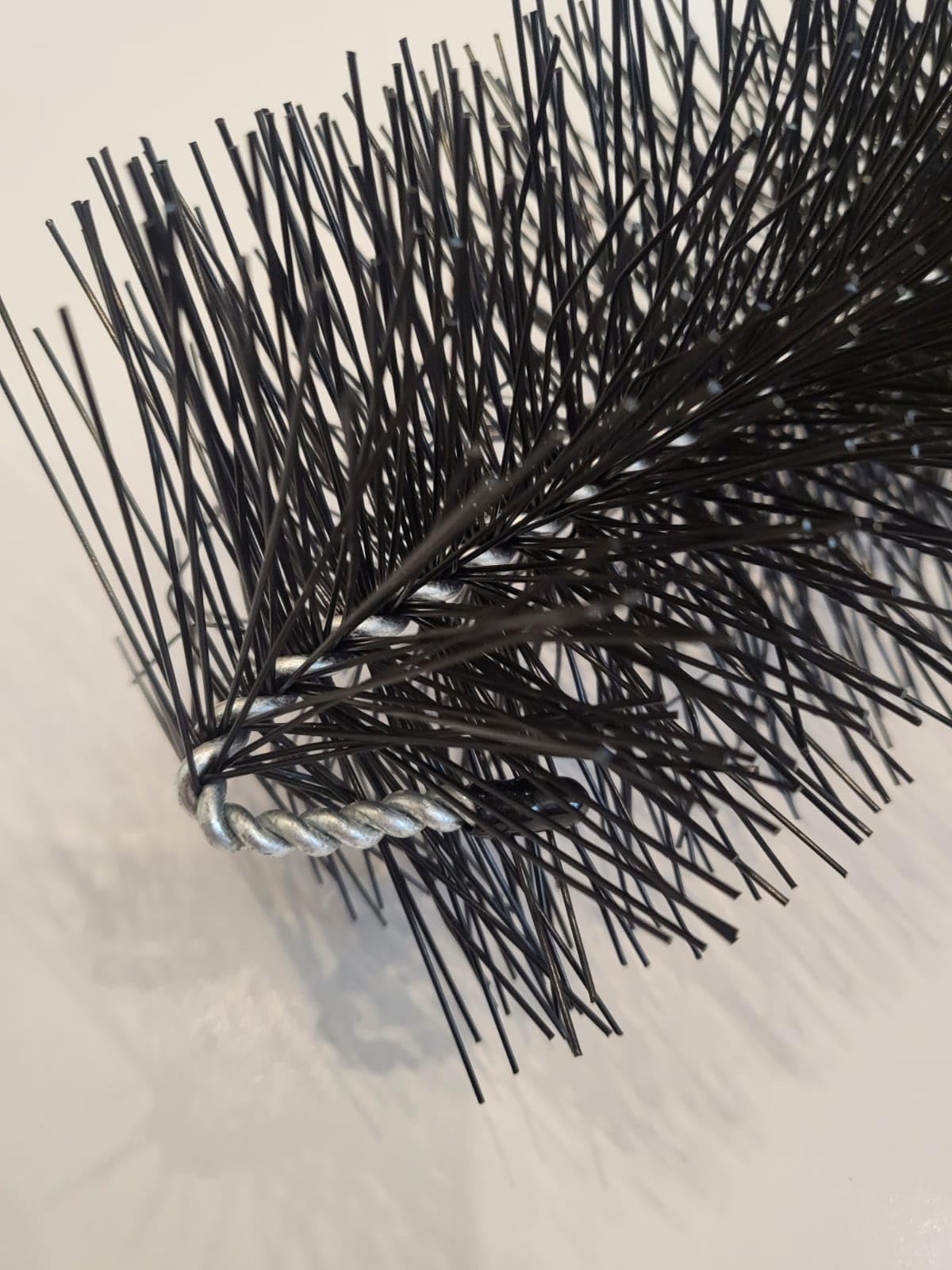 Spazzole per Grondaia e Pannelli Solari Ø12 cm, 30m (30x100 cm) | Resistente ai Raggi UV | Protezione da Foglie e Martore | Filo Zincato con Ganci