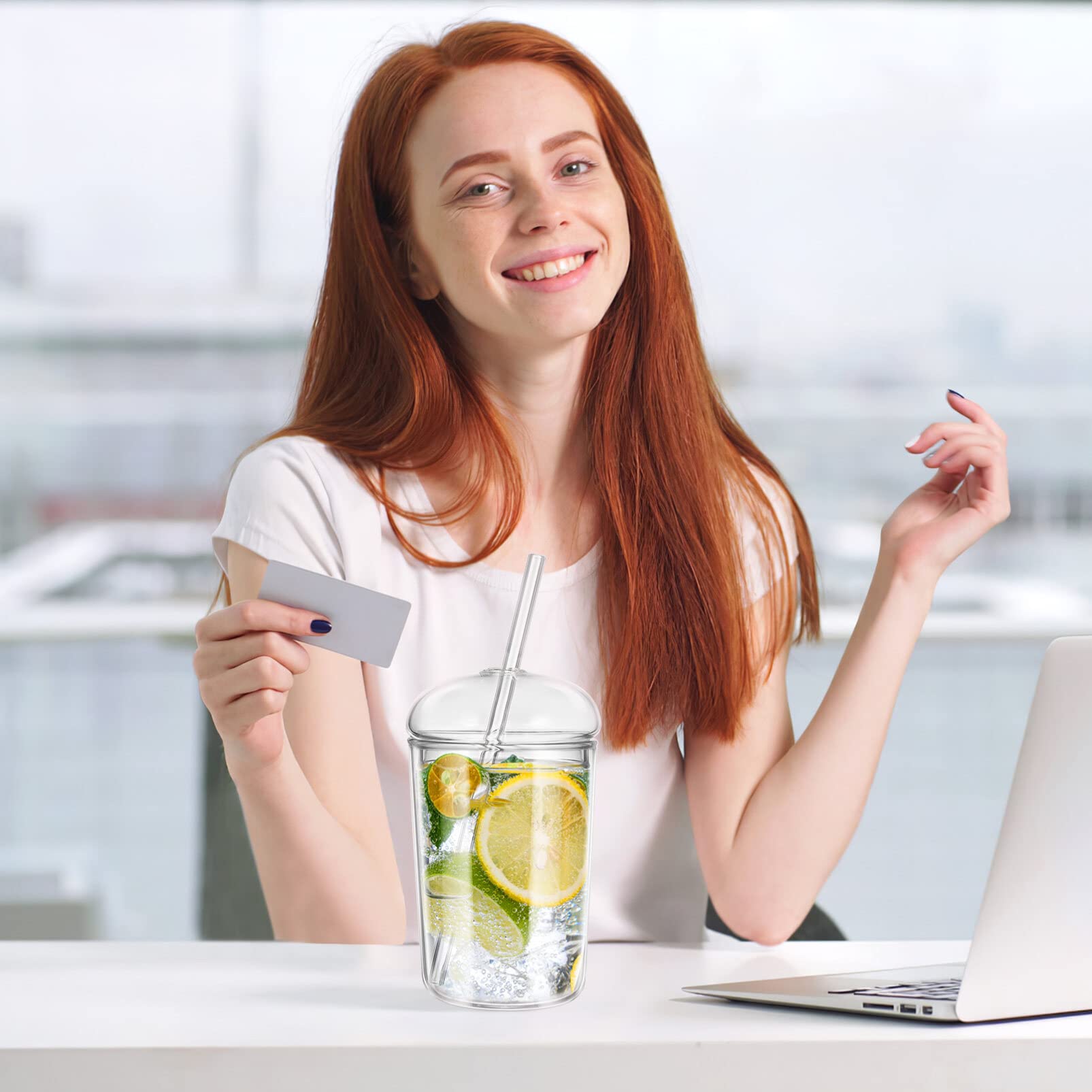 DOITOOL Lot de 2 tasses en verre transparent avec couvercles et pailles, 473,6 ml, pour café, thé, eau, cocktail, gobelet réutilisable avec couvercle et paille pour thé aux bulles, jus, café glacé