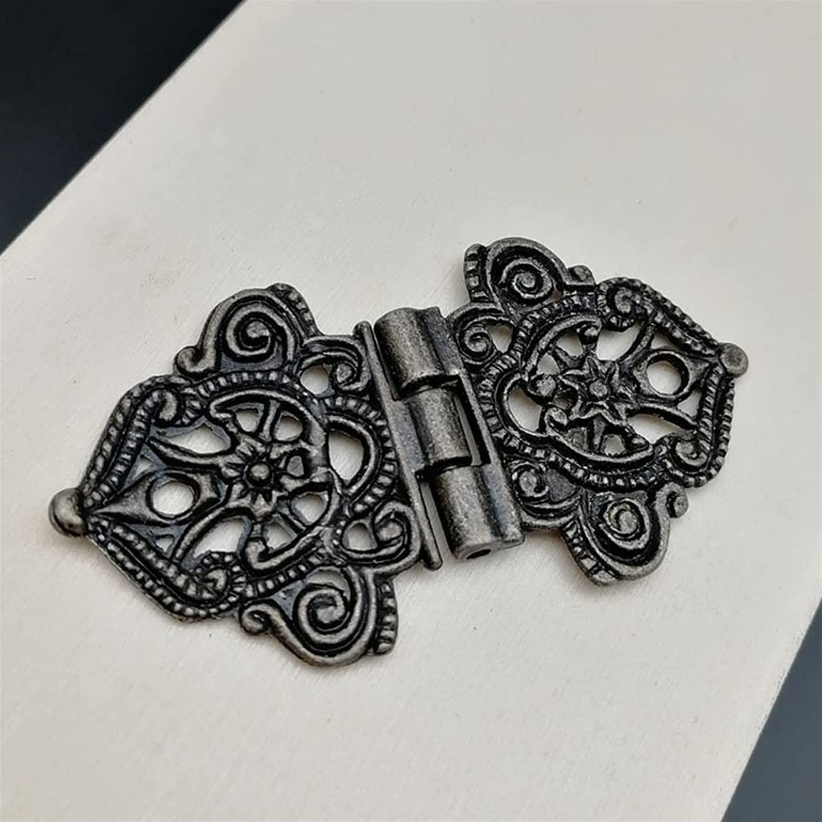 Zawiasy do drzwi w stylu retro, zawiasy składane samoblokujące, zawiasy czołowe, okucia do zawiasów do drzwi, zawiasy do drzwi 5 szt. Vintage aluminiowe zawiasy z pustymi kwiatami Chińskie okucia mebl