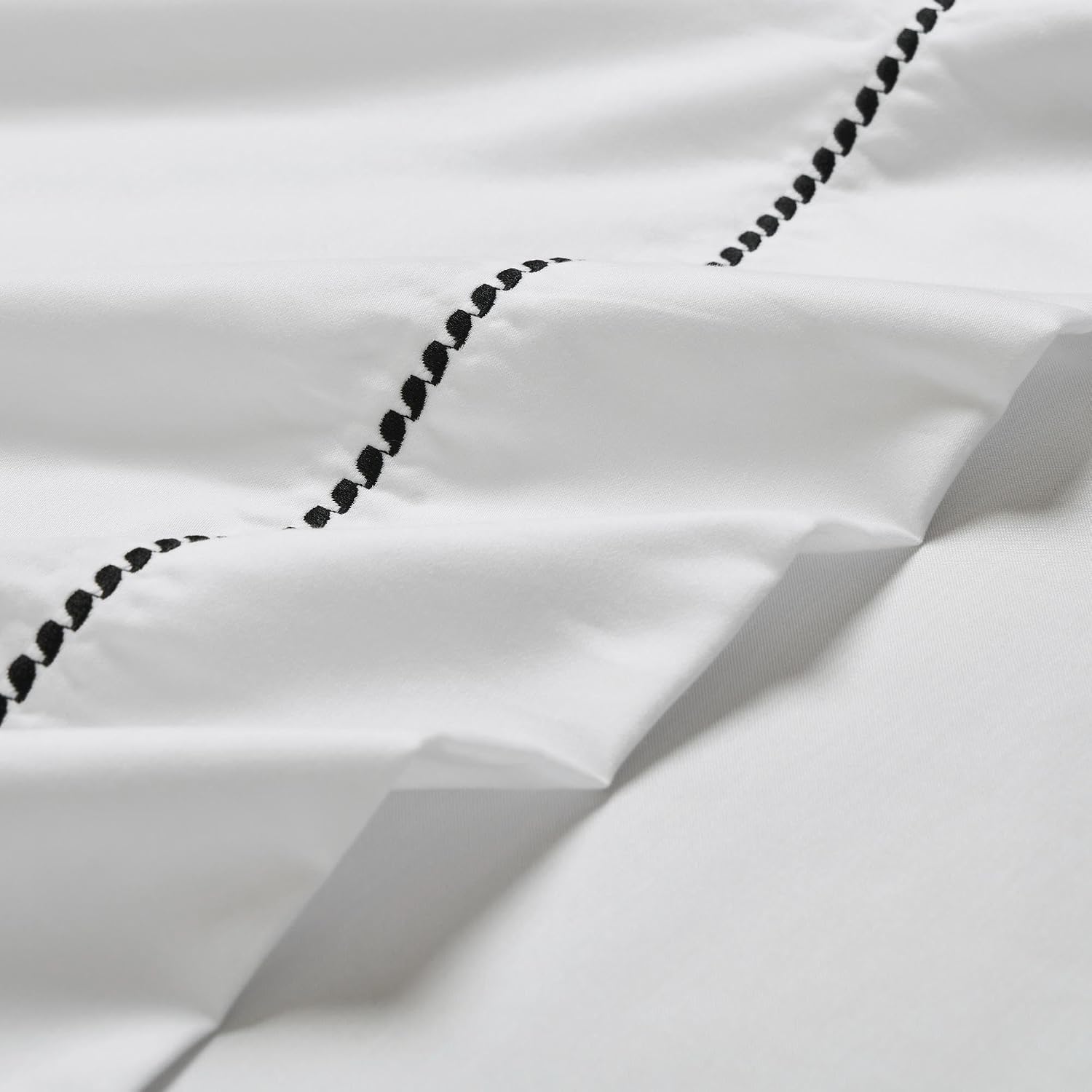 Superior Cotton Blend 600 TC Embroidered Hem Bed Sheets, Queen, White-Black image 3
