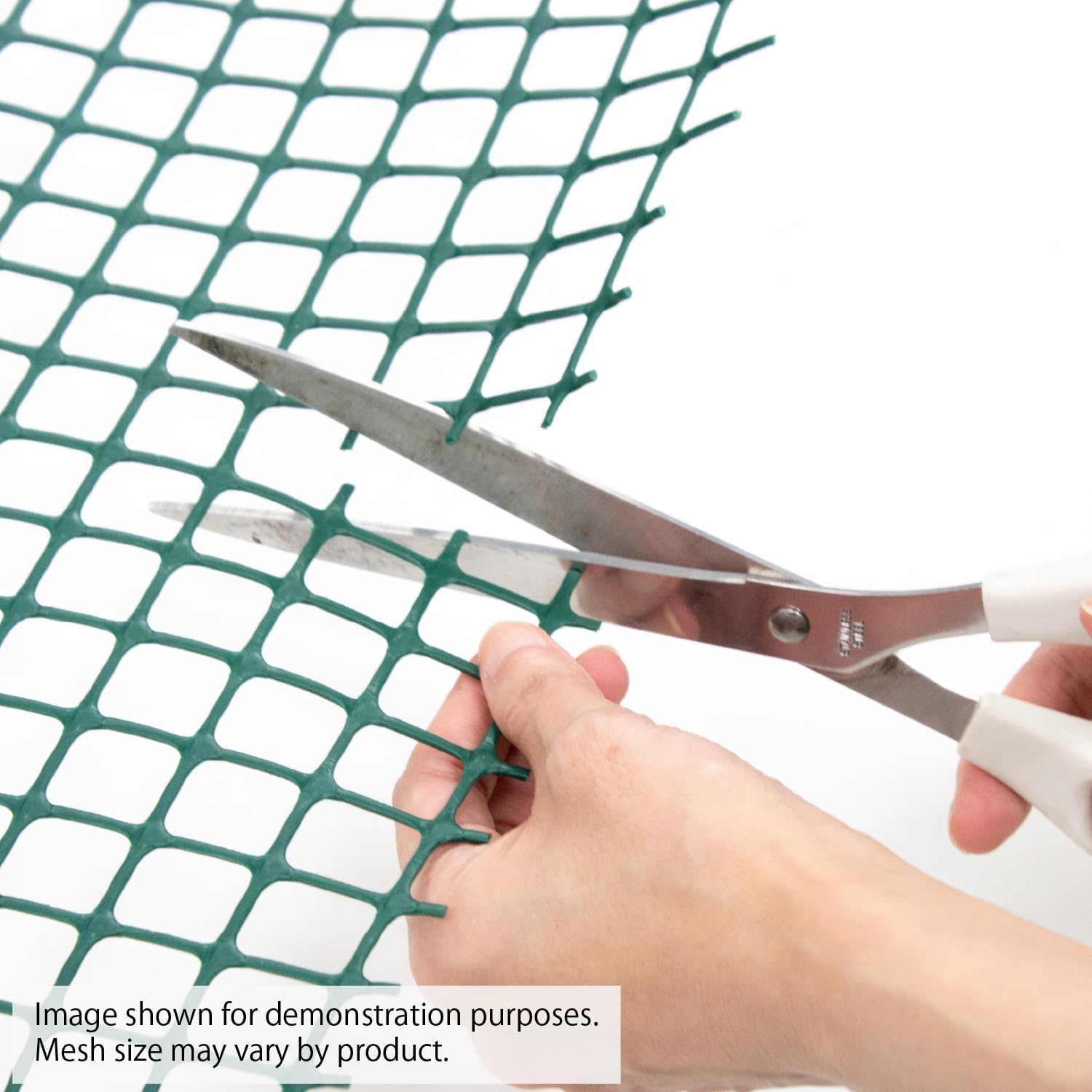 Heavy-Duty Plastic Mesh Netting, Green, 35.4 x 197 in (90cm x 5m), 25mm Grid, Recycled Plastic, Cut-to-Size, Multi-Purpose for Gardening & Fencing