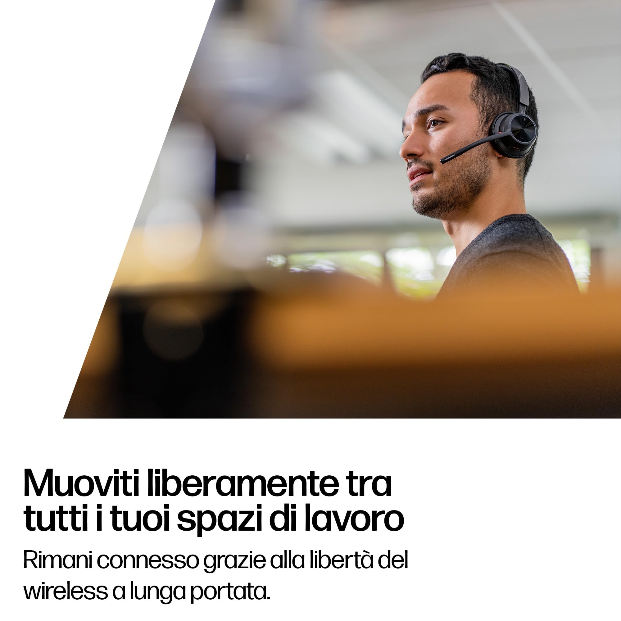 Poly Voyager 4320 UC, Cuffia Senza Filo, Connessione Bluetooth 5.1 e Dongle USB-C BT700, Cuscinetti in Similpelle, Autonomia 24 Ore, Base per Ricarica, Compatibile con Windows 10 e macOS, Nero