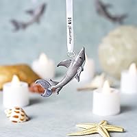 Vista 2 de Adorno de tiburón de vidrio soplado para decoración del hogar colgante, adorno de vidrio para el mar, el océano, la playa y la costa, regalos