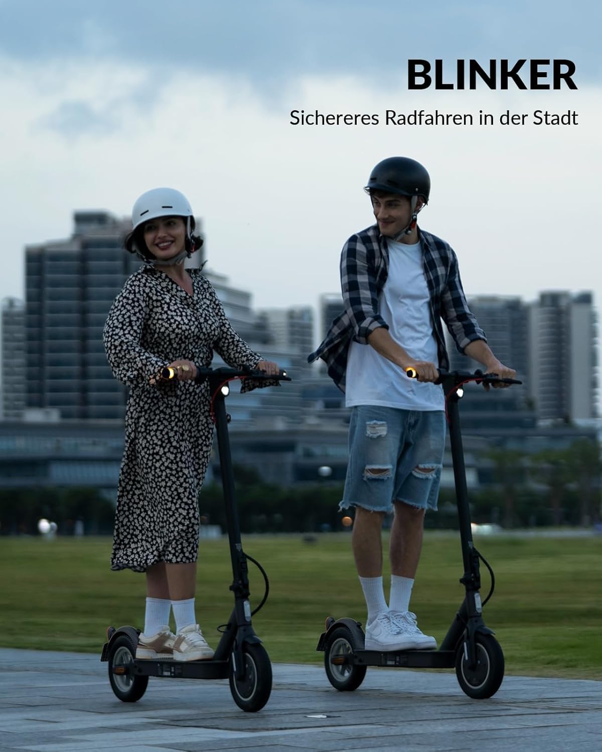 5th Wheel V30/V40Pro/V30Plus E Scooter mit Straßenzulassung, 20km/h, 32/40km Reichweite, 10/8,5 Zoll E Roller, 120kg Tragkraft, Blinker, APP, Vierfach-Federung,Dual-Bremse Elektroroller für Erwachsene