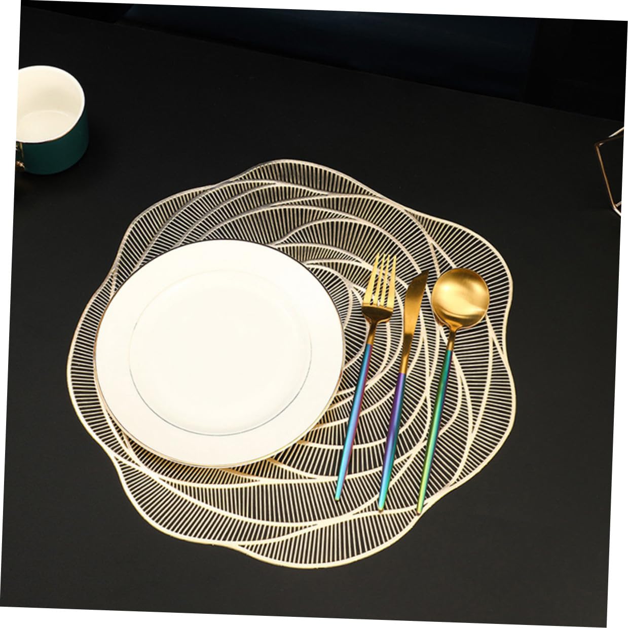 Manteles Individuales Huecos de PVC Diseño de Rosa Dorada 38 Cm, Antideslizantes para Comedor, Posavasos Decorativos para Fiestas y San Valentín, Pack de 6 Unidades