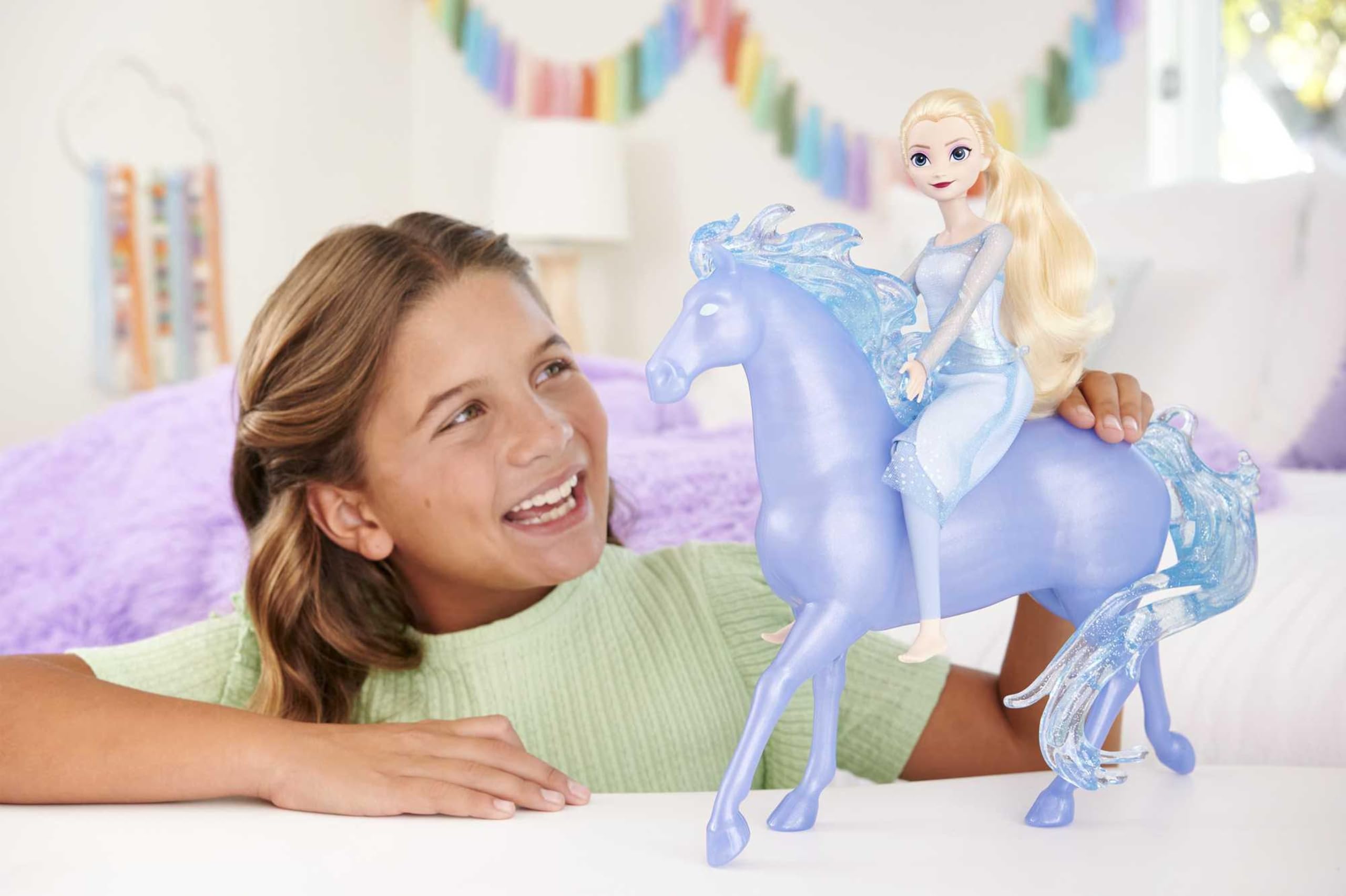 Mattel DISNEY Die Eiskönigin Elsa und Nokk - Bewegliche Elsa-Puppe, majestätische Wasserfigur Nokk, inspiriert vom Zweiten Teil, für Kinder ab 3 Jahren, HLW58