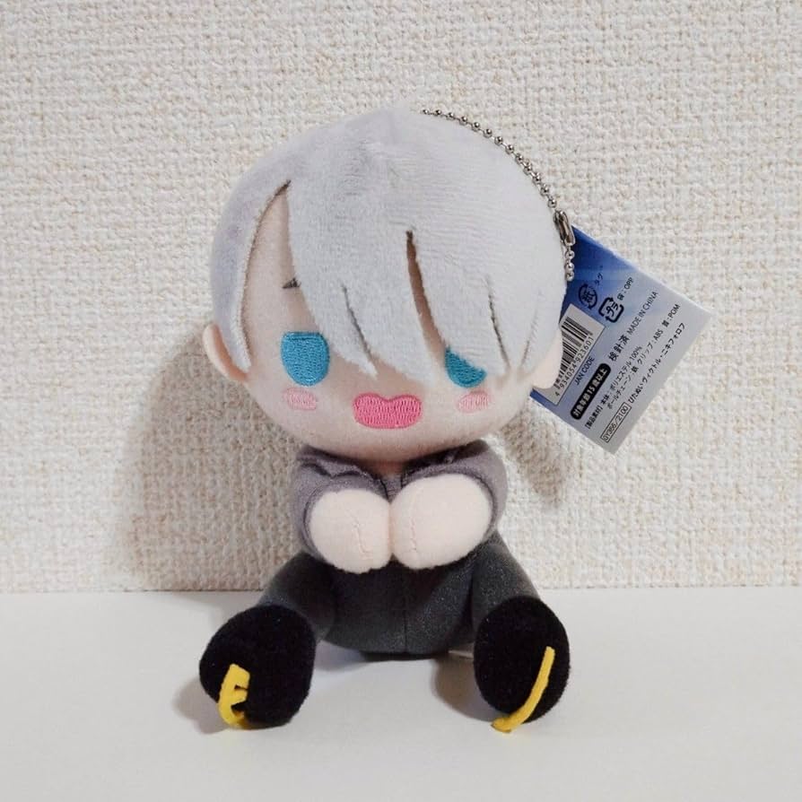 新品　ぬいぐるみ　ユーリ!!! on ICE　ヴィクトル・ニキフォロフ Amazon.co.jp: ユーリ!!! on ICE ヴィクトル ニキフォロフ