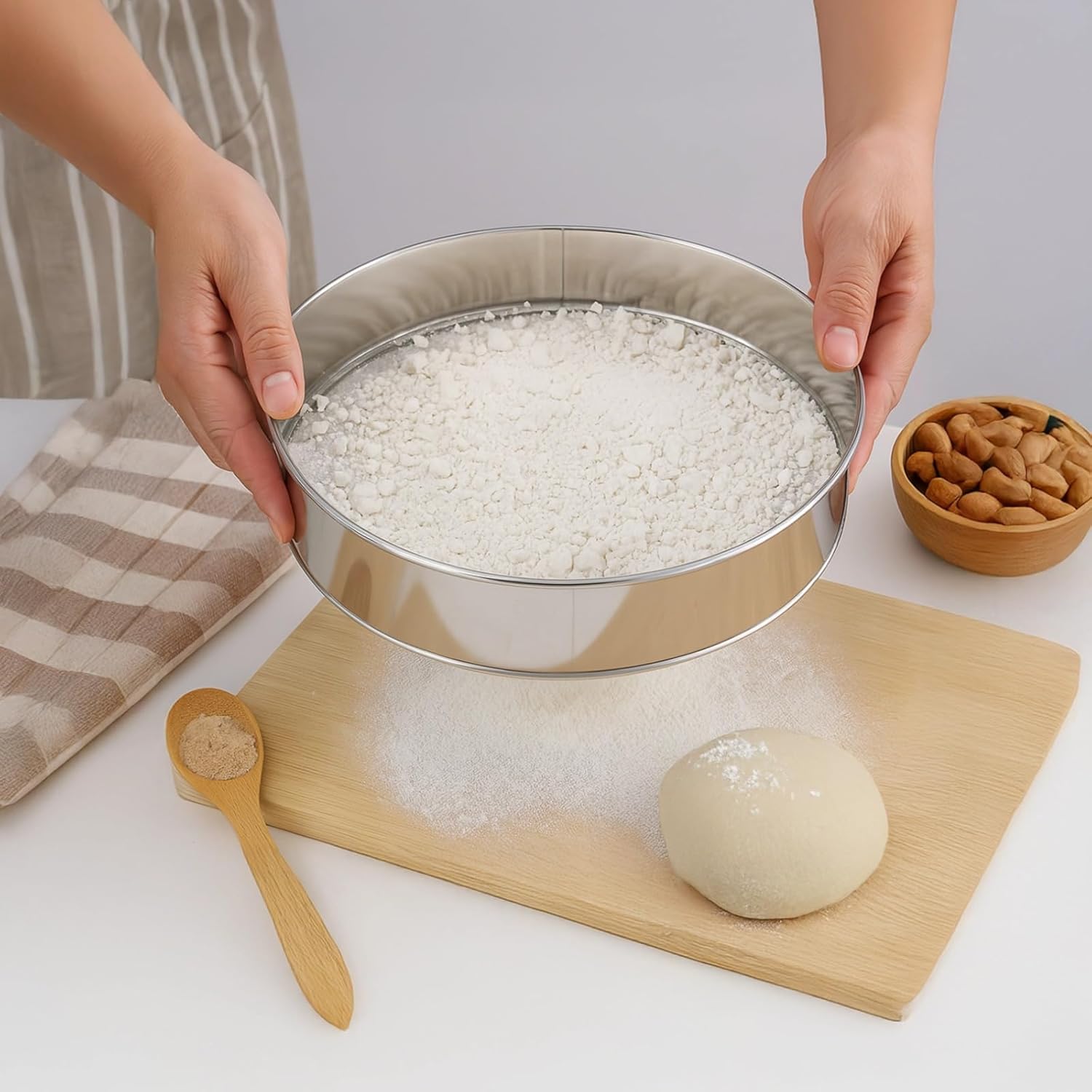 Kitchen Strainer Flour Sifter 12 in, Stainless Steel 60 Mesh, Fine Mesh Flour Sieve, Single Layer, Smooth Edge, Designed for Baking