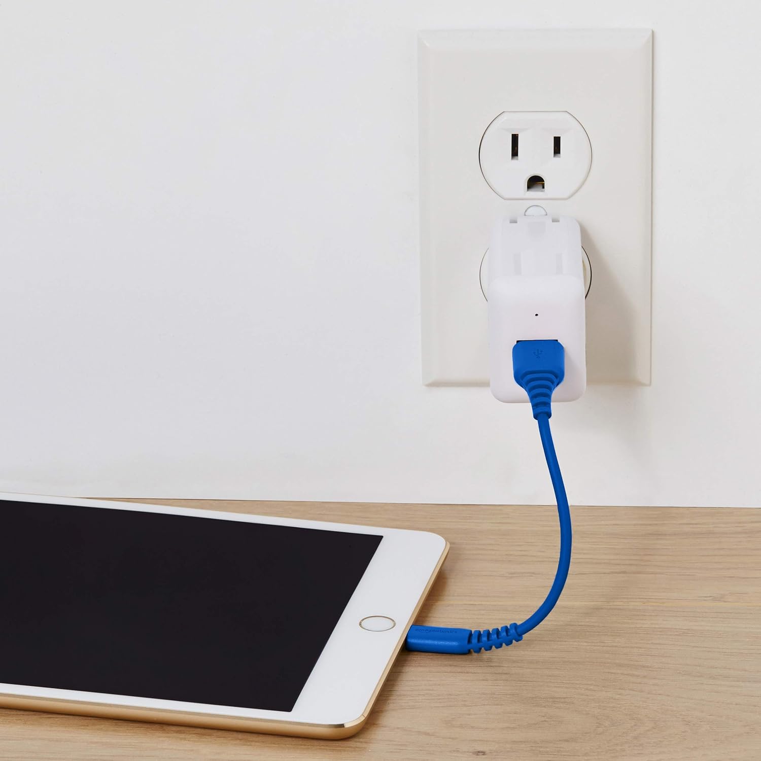 Special Amazon Basics MFi-Certified Lightning to USB A Cable for Apple iPhone and iPad - 4 Inches (10 Centimeters) - Blue Limited Amazon Basics MFi-Certified Lightning to USB A Cable for Apple iPhone and iPad - 4 Inches (10 Centimeters) - Blue