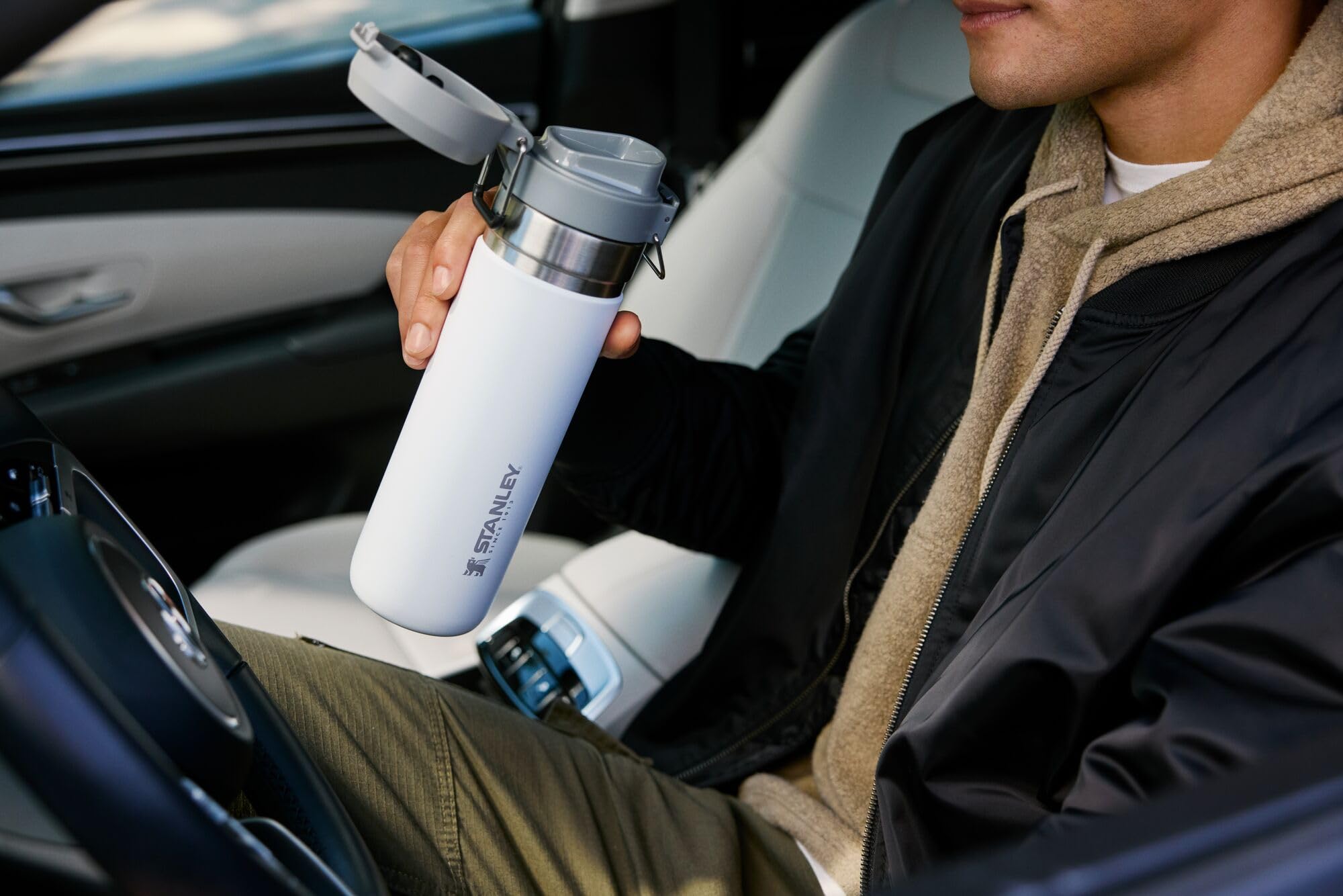 Amazon.com : Stanley Quick Flip GO Water Bottle 36 oz | Push