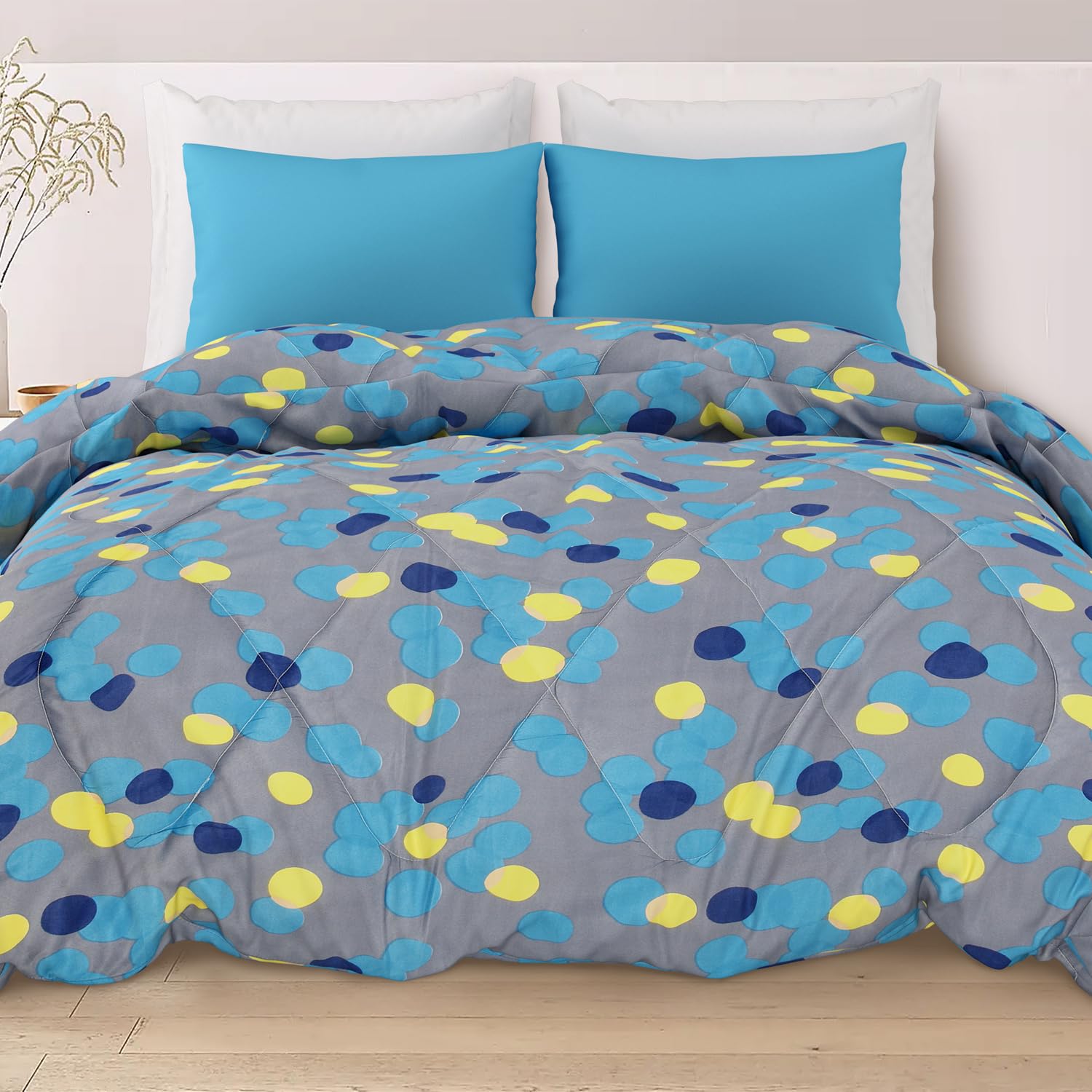 Haus and Kinder Microfiber Comforters for Double Bed | 150 GSM Printed Blanket Quilt | Size 220cm x 225cm (Polka Bubbles)