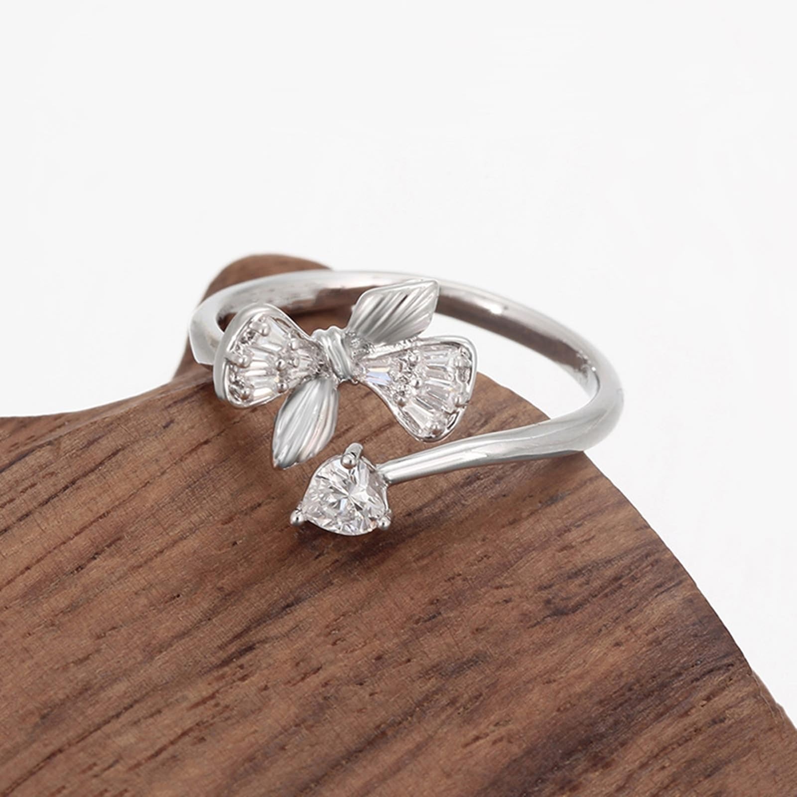 KnSam Alianzas de oro blanco auténtico Au750 de 18 quilates con corazón de moissanita, mariposa corazón de platino 950, alianzas de boda, talla 47-65