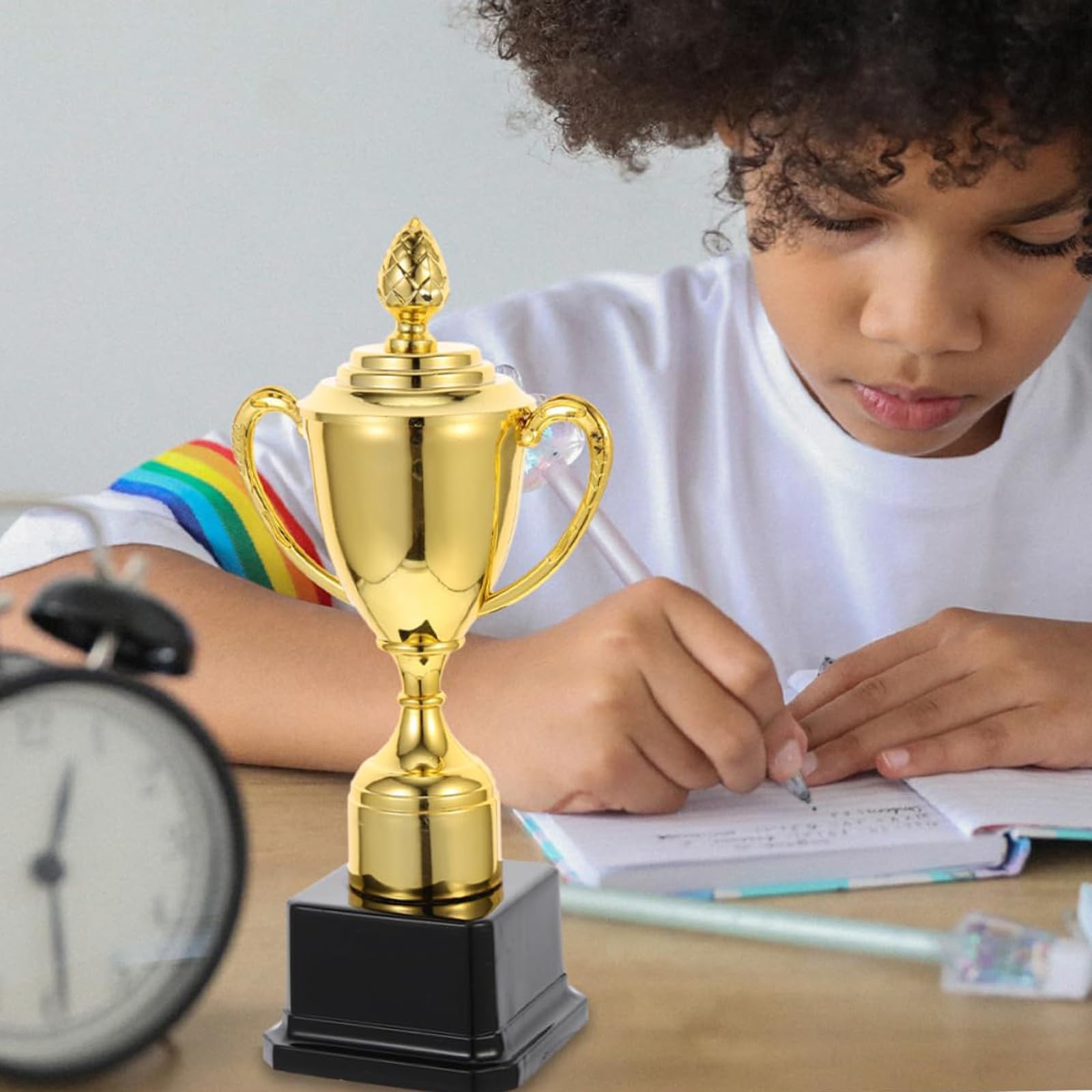 esmen 2 Stück Metall-Trophäen, goldene Mini-Trophäen, Fußball-Trophäen, Gewinner-Trophäen-Pokal für Verschiedene Wettbewerbe, Auszeichnungen, Partys usw