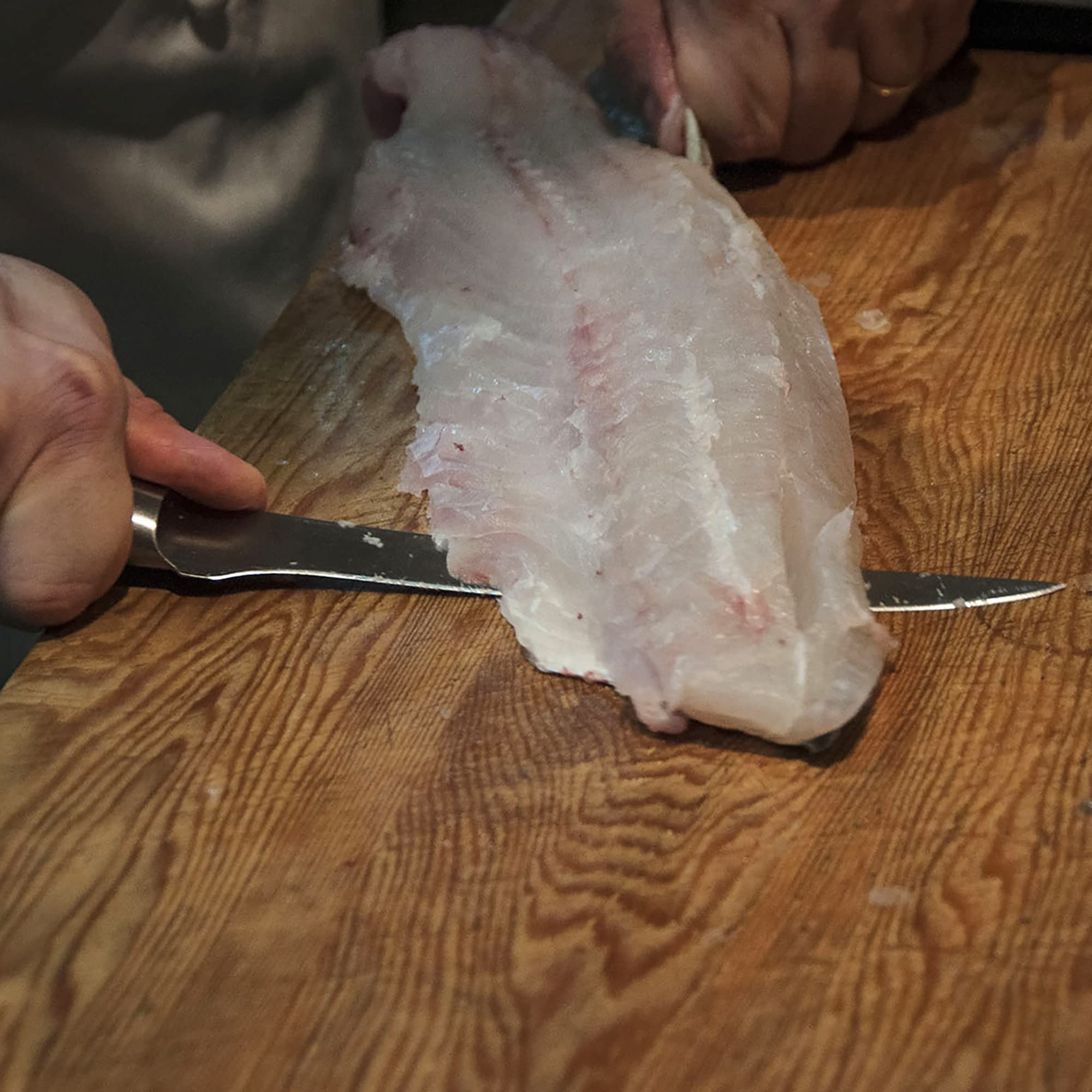 KOTAI | Couteau à Poisson | Filet de Sole | Lame Flexible de 20 cm | Idéale pour Fileter le Poisson | Aiguisé à la Main | Acier Inoxydable Japonais 440C Ultra-Tranchant | Manche en Pakkawood