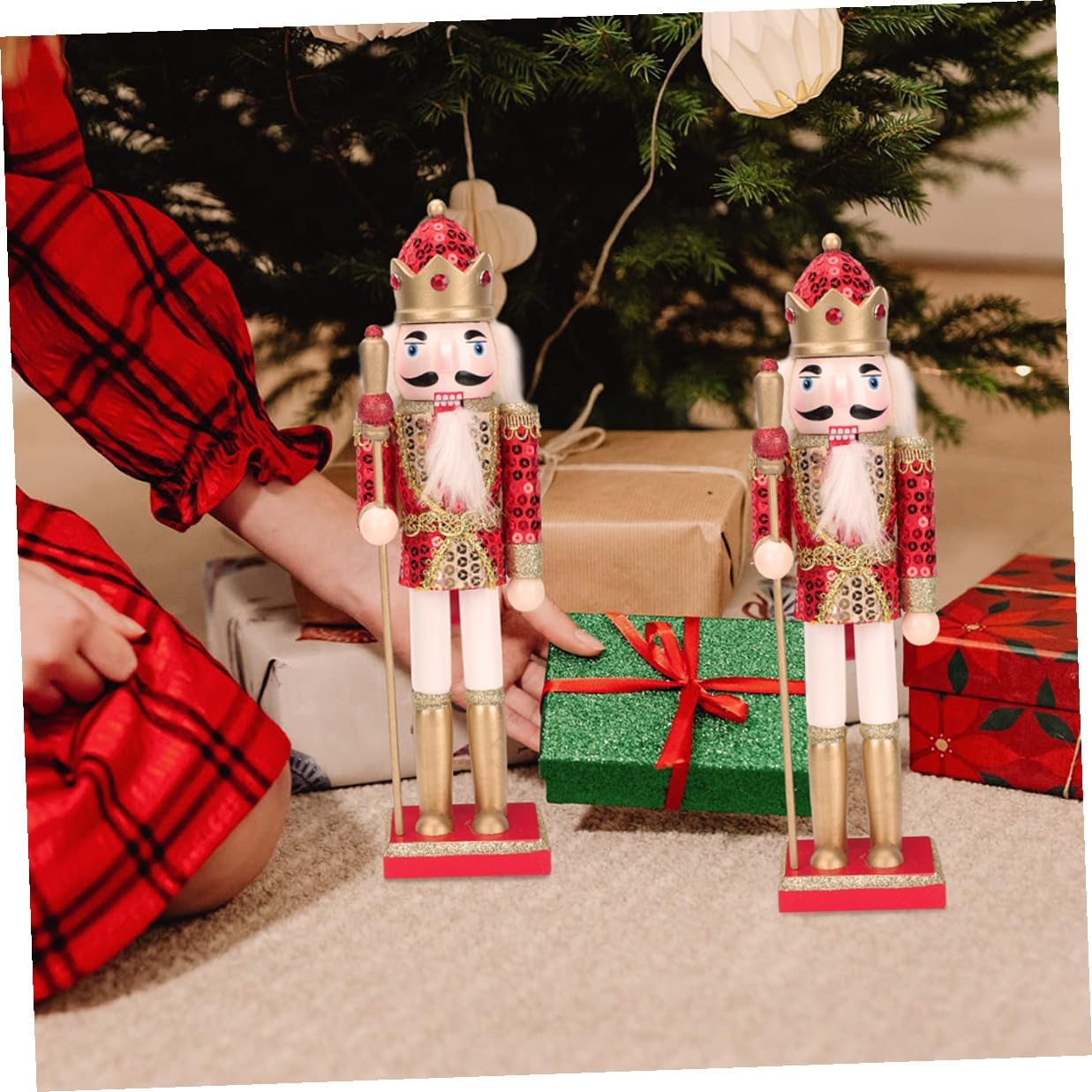Veemoon Wooden Christmas Nutcracker Soldier Figurine Red Nutcrackers Craft Xmas Decoration for Holiday Tabletop and Shelf Display