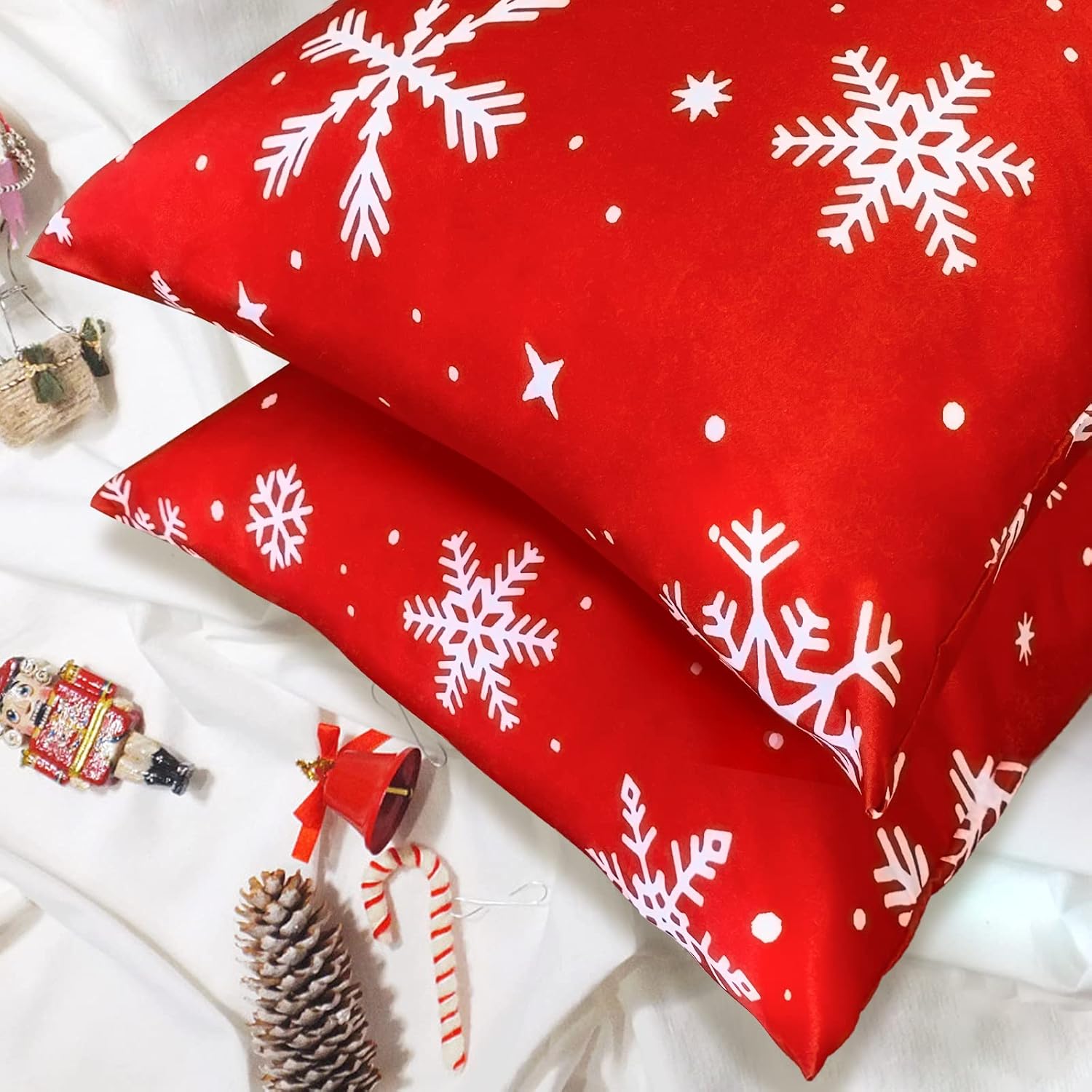 YIYEA Christmas Pillow Cases Queen Size Set of 2, Ultra Soft Double Brushed Microfiber Pillowcases Queen, Christmas Snowflake Bed Pillow Covers, Fade Resistant, Easy Slip-On (20"x30") 3 71gXH+P EbL. AC SL1500