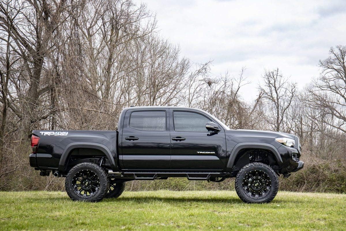 Rough Country 6" Suspension Lift Kit for 2016-2023 Toyota Tacoma 2WD/4WD - 75820